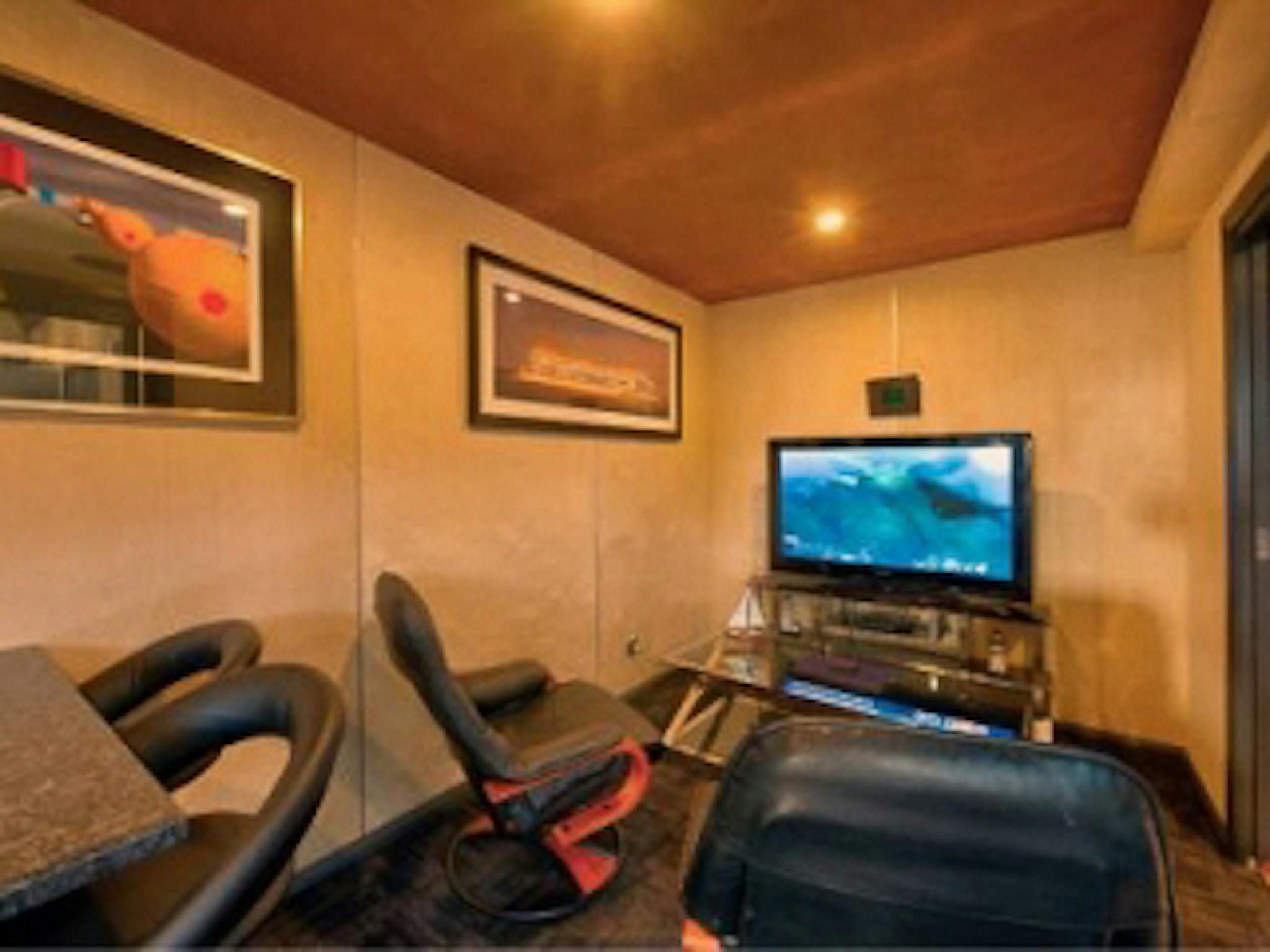 Containment, Coles Bay Accommodation, East Coast Tasmania