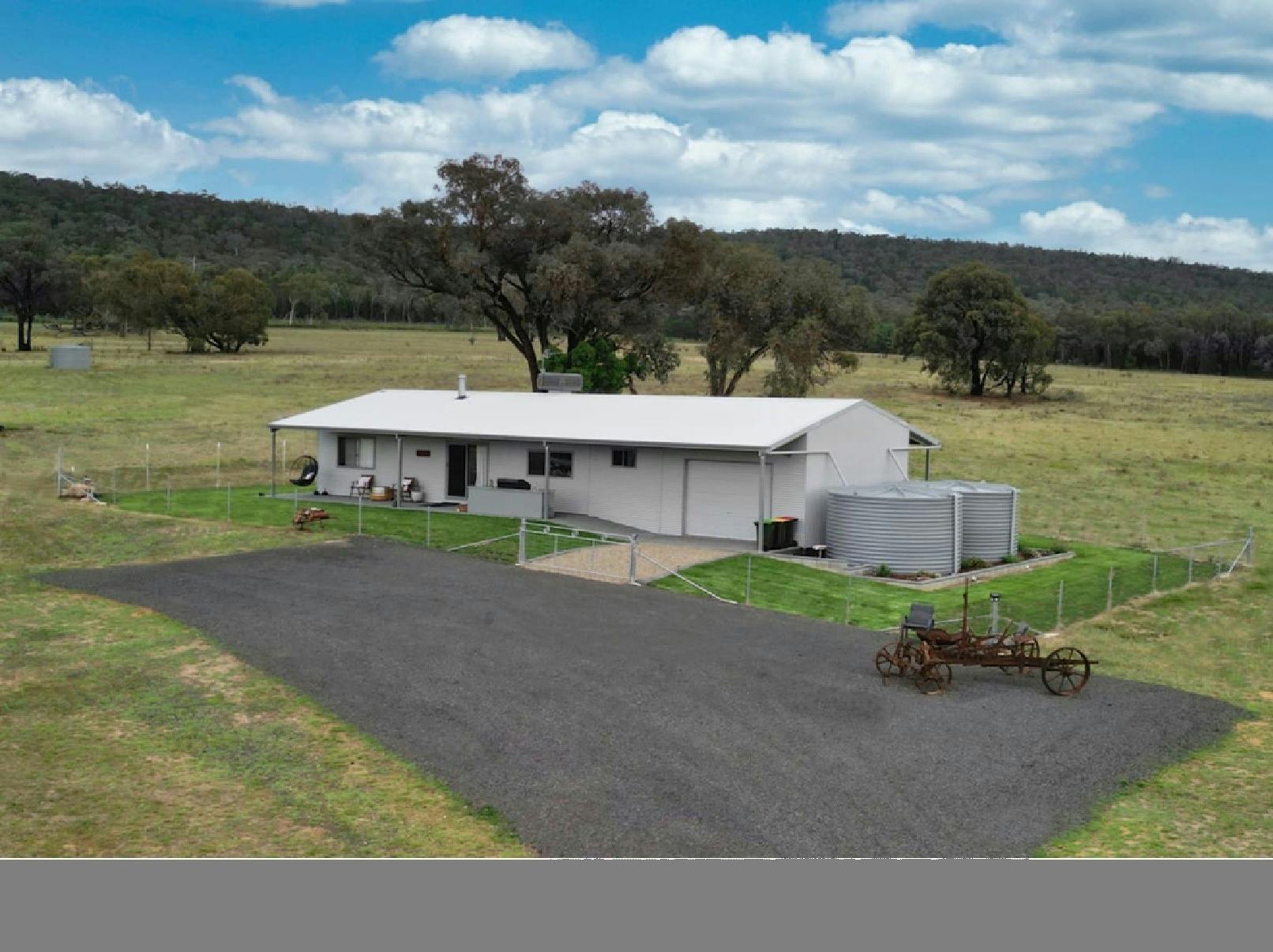 picture of the outside of Kangarooby Cottage
