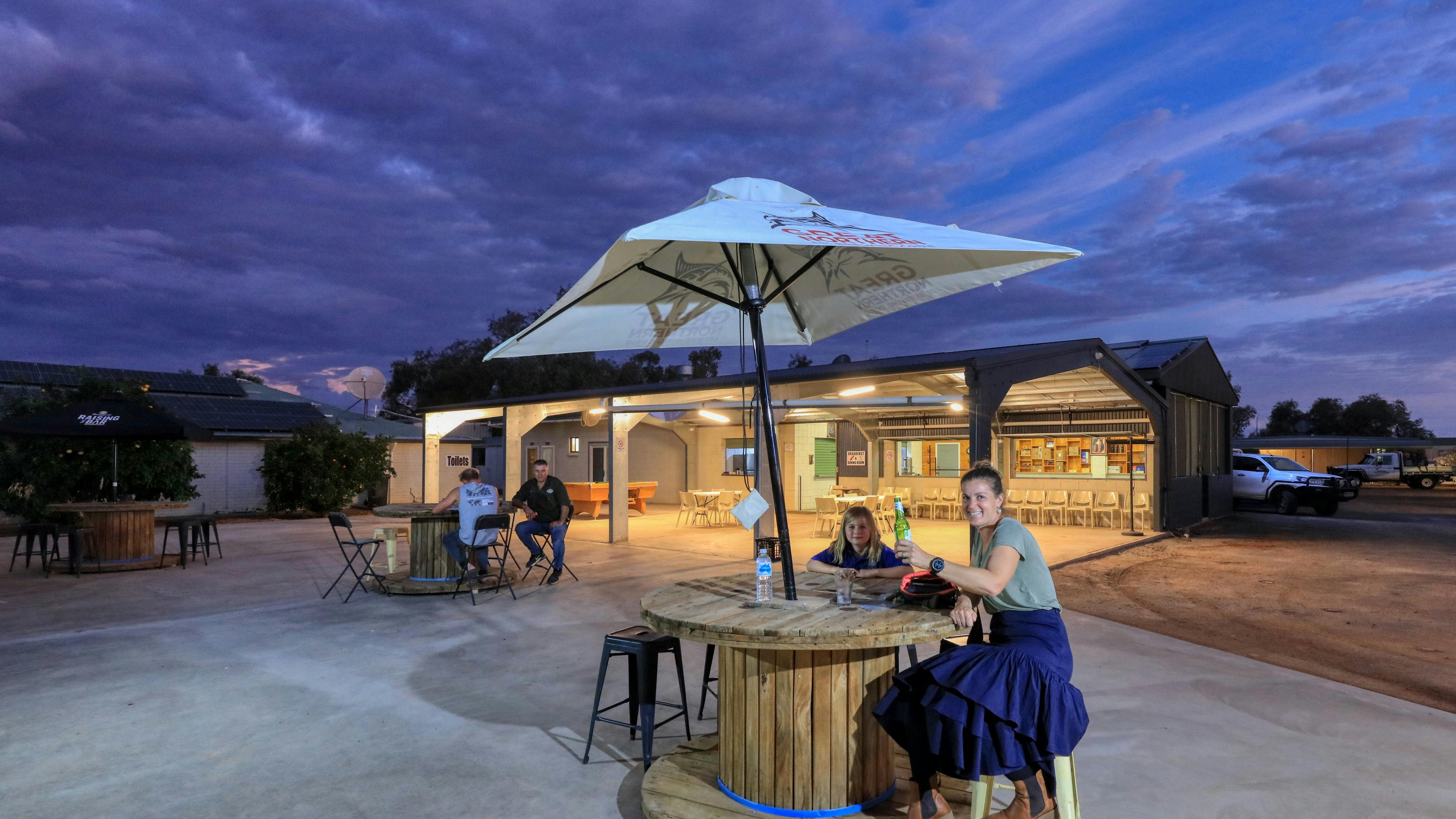 Family enjoying the great atmosphere in the beer garden