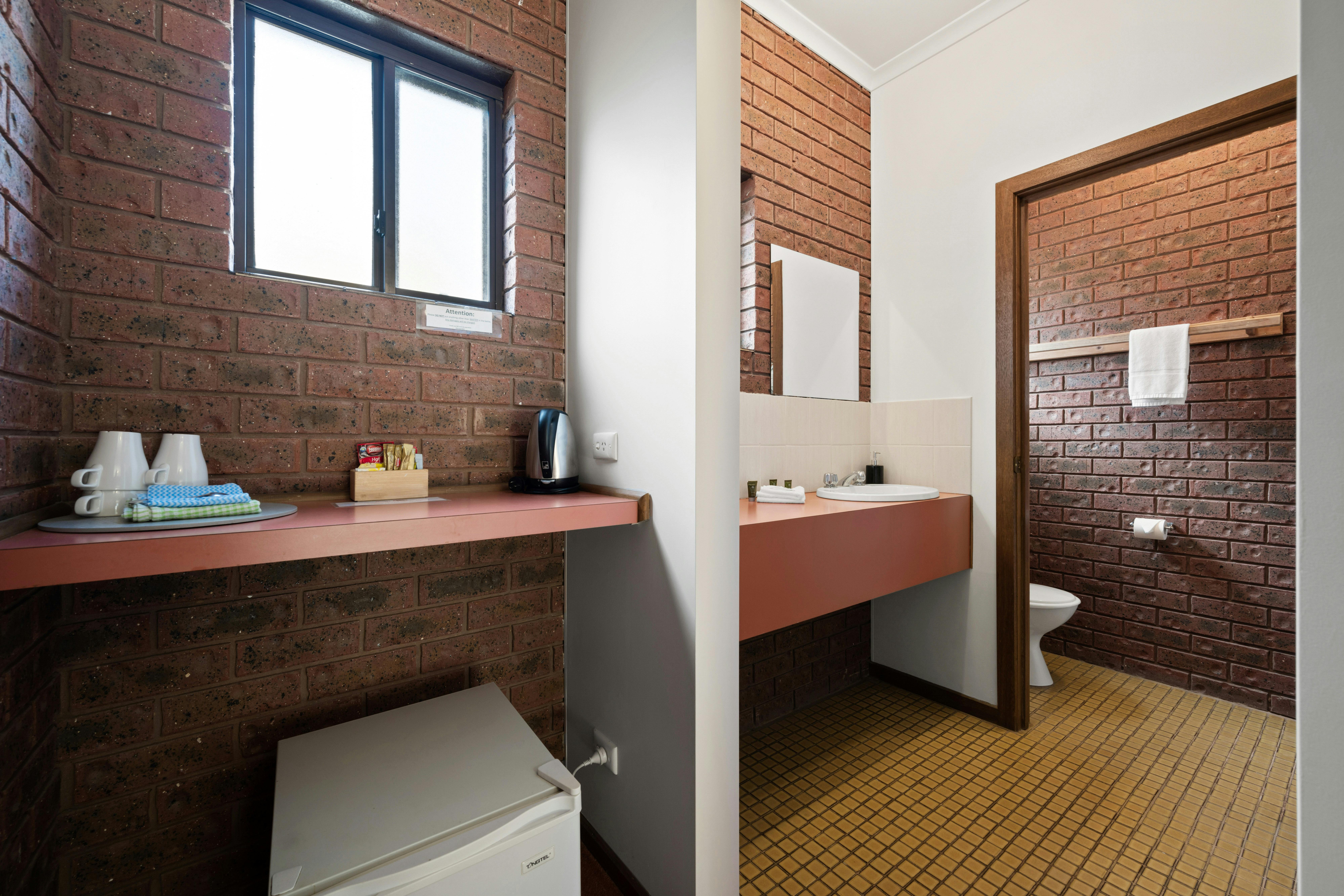 Snowline hotel bathroom