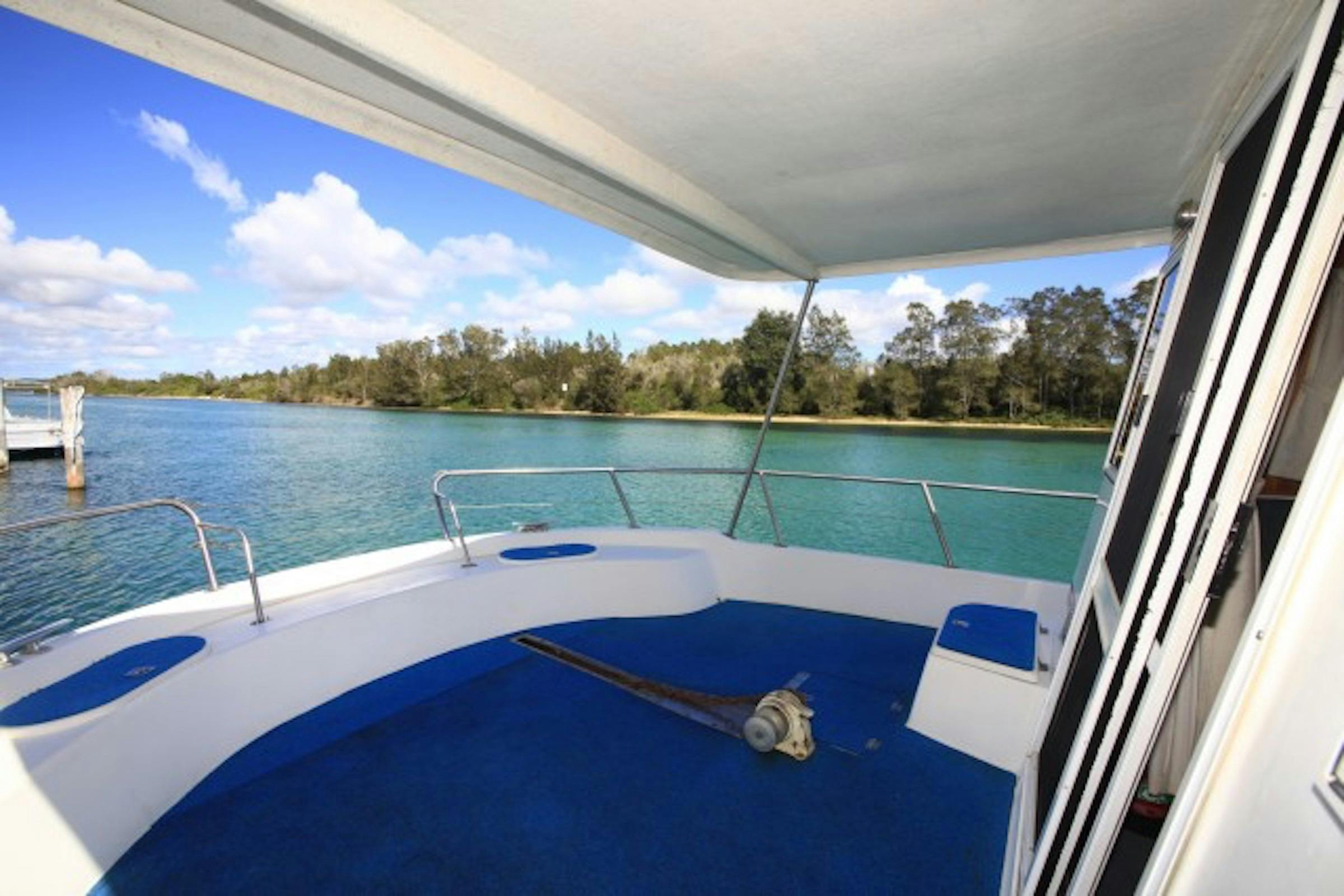 10 person houseboat hire