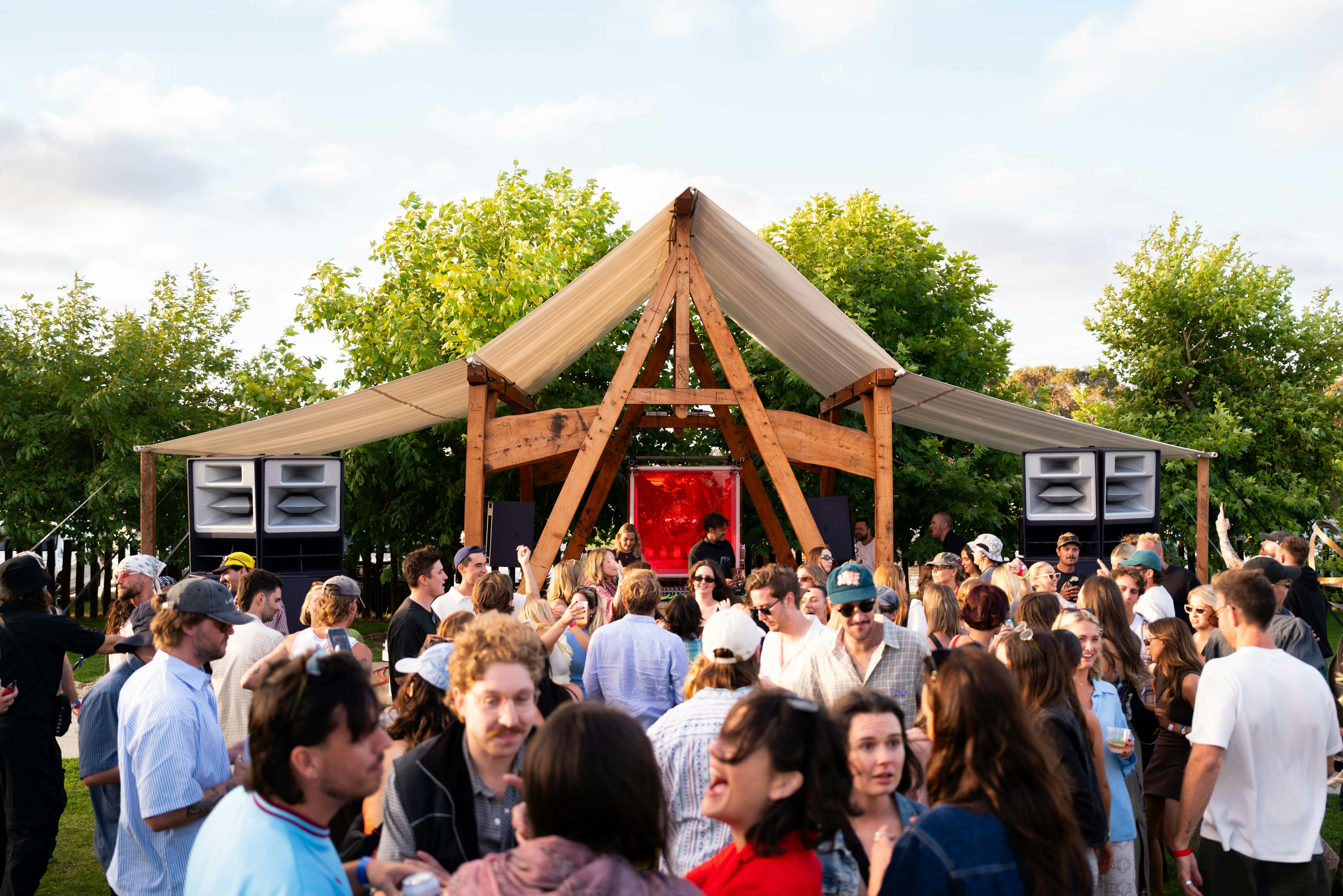 feestival stage
