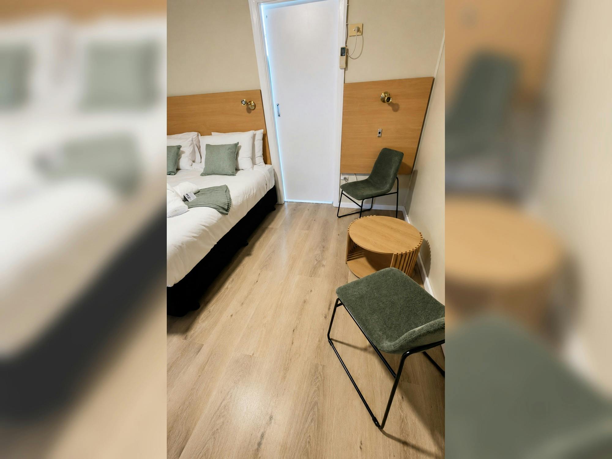 King Room Seating