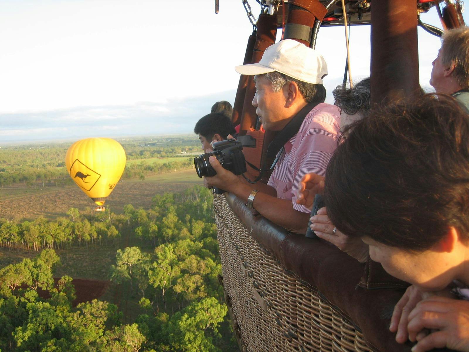 Cairns Hot Air Ballooning and Door to Door transfers