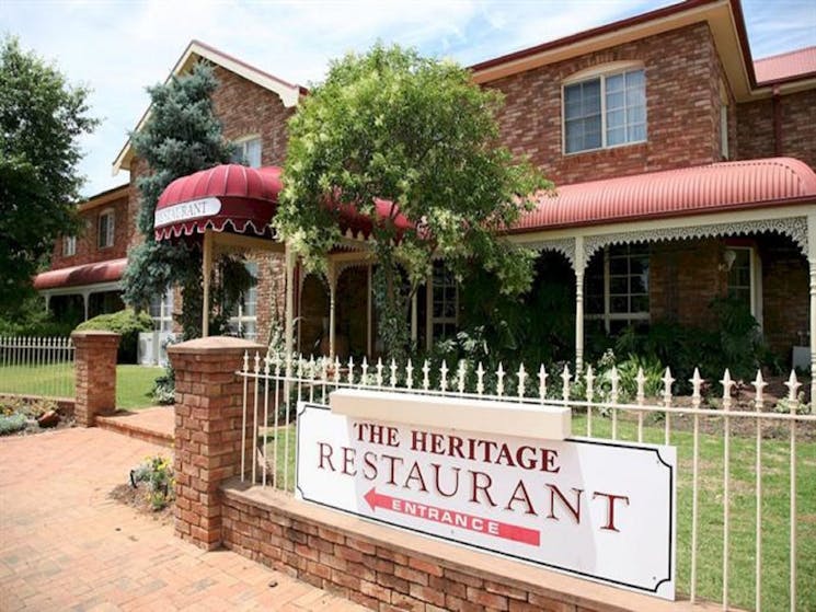 Australian Heritage Motor Inn