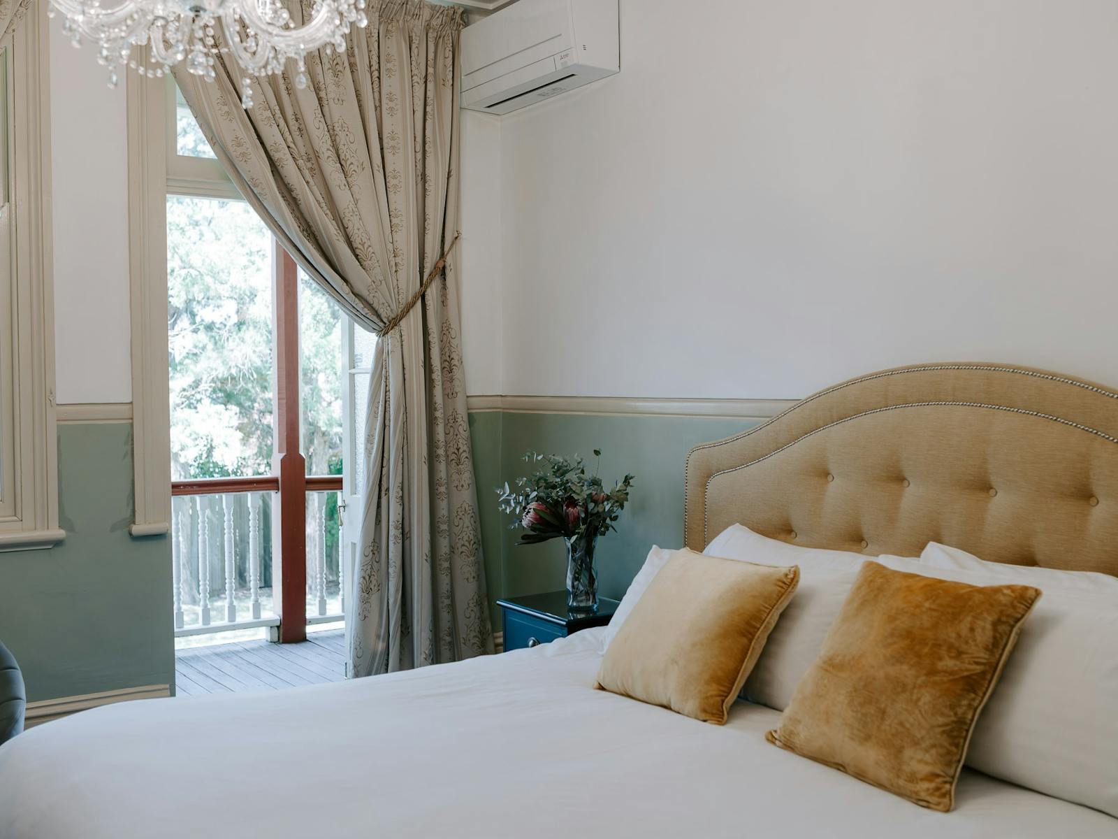 King bed King bed
