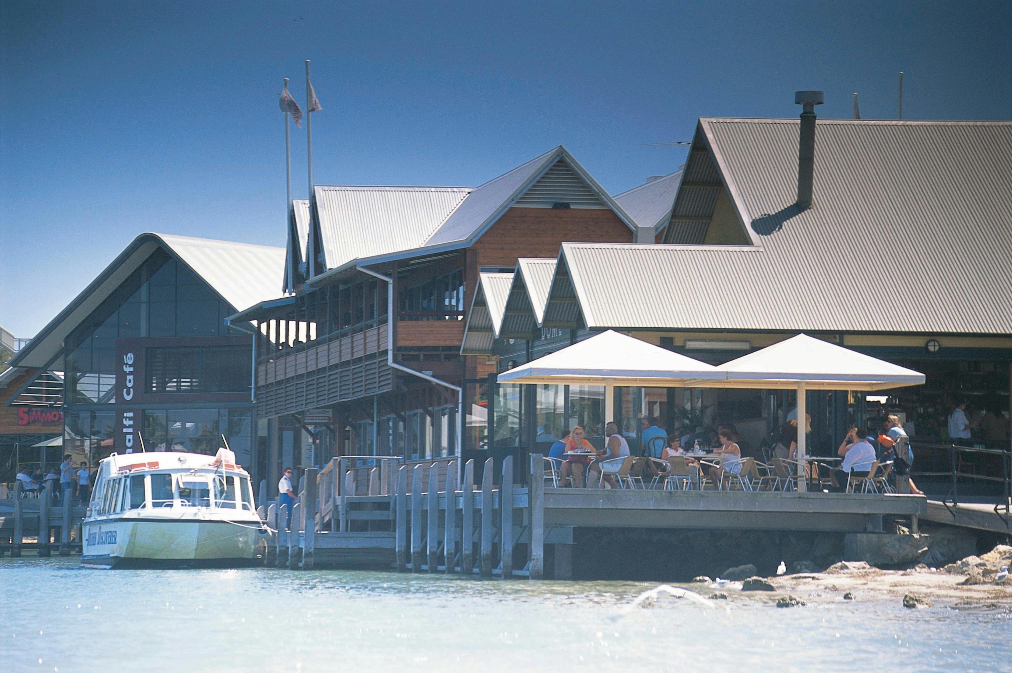 Mandurah Canals and Dolphin Watch Cruise