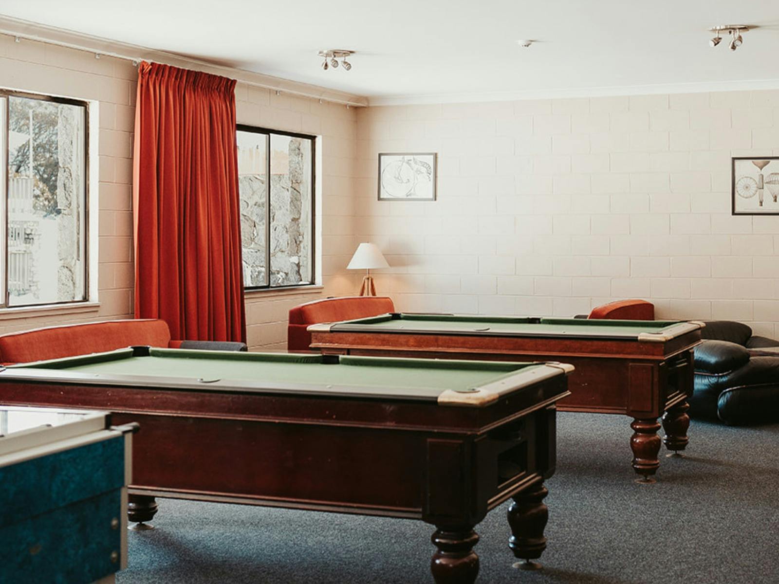 Matterhorn Lodge Lounge & Games Room