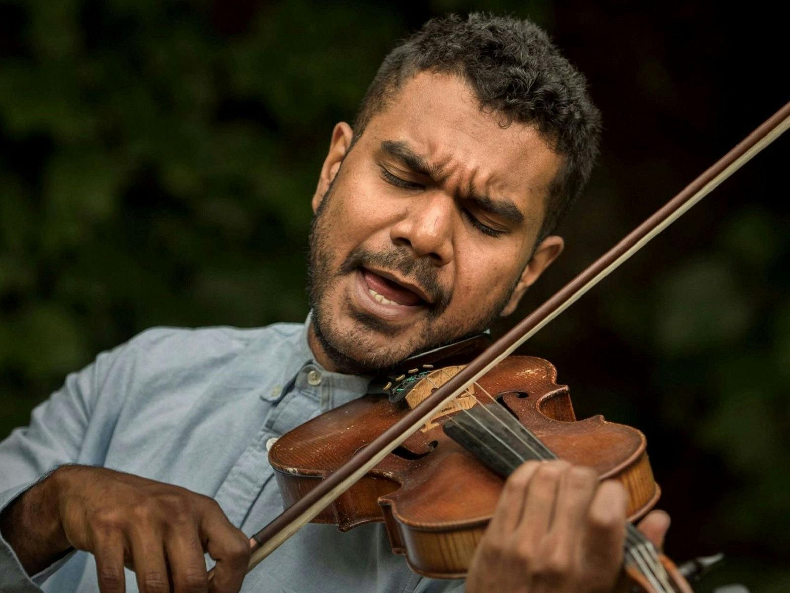 eric-avery-the-deep-north-sydney-australia-official-travel