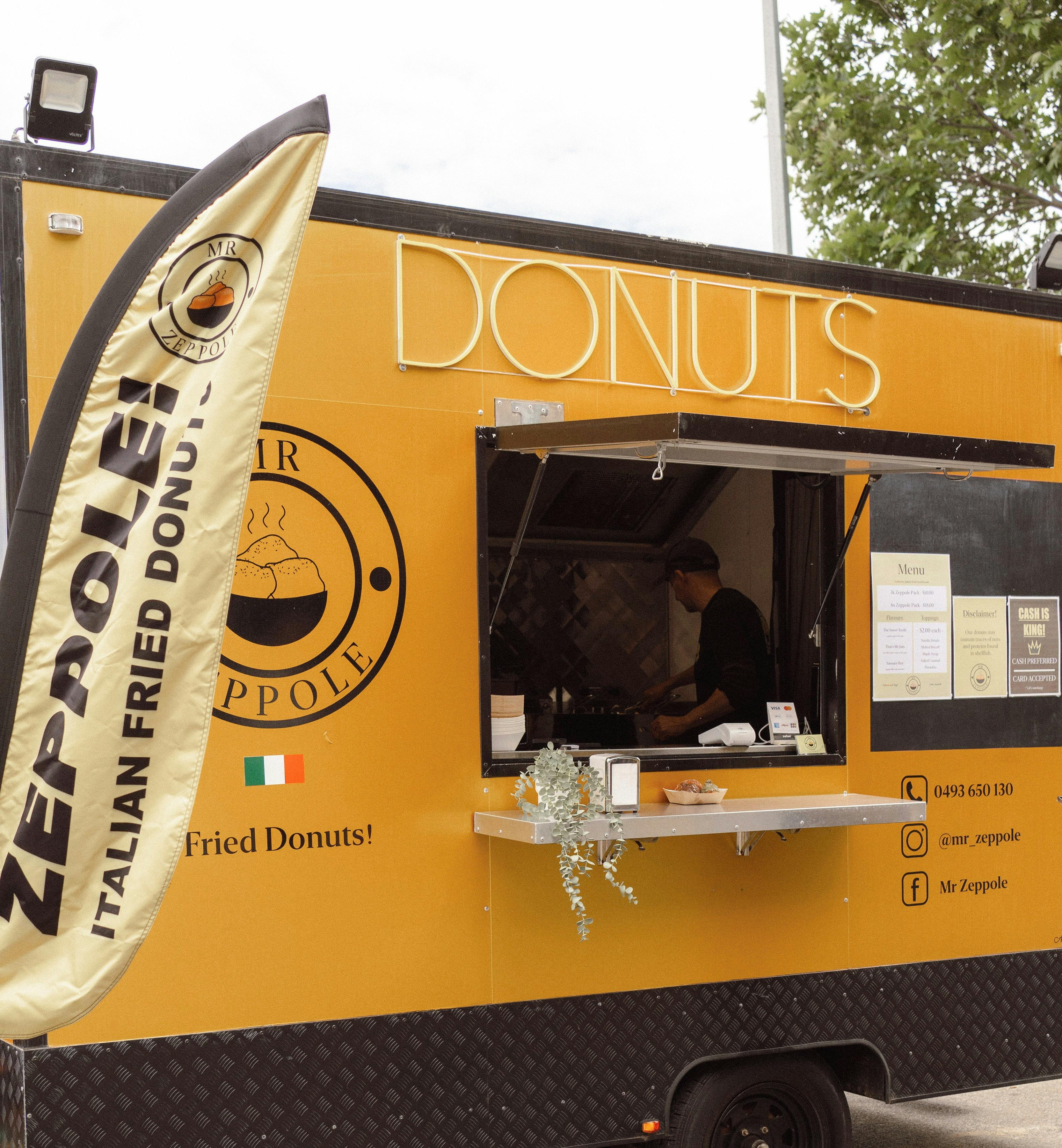 10 Food Trucks & Stalls