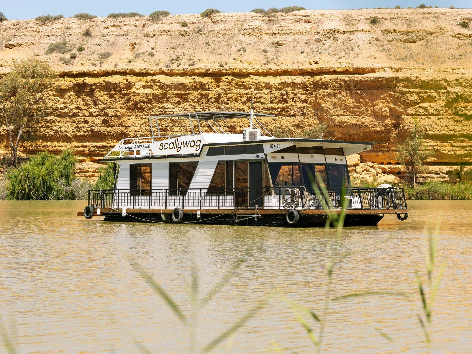 Scallywag Houseboat