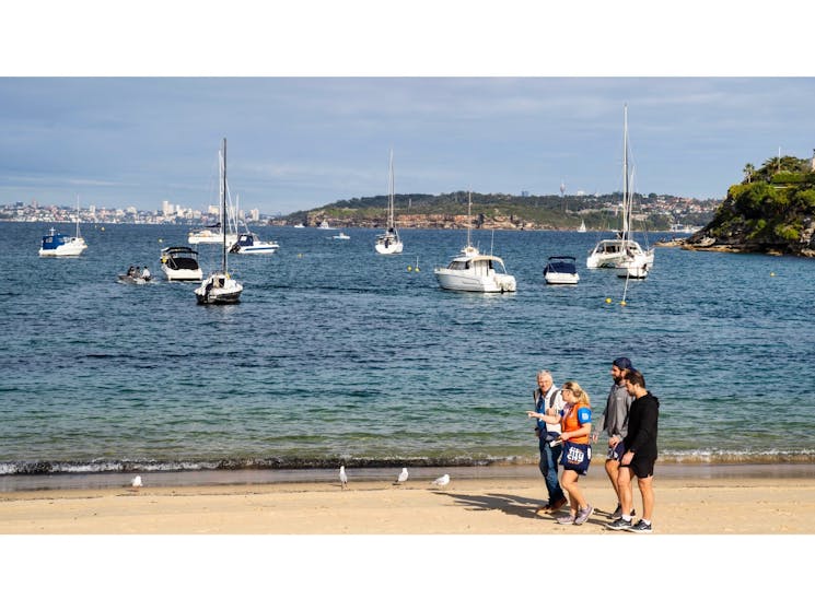 With your very own Sydney city tour guide leading the pack, this hiking tour will explore iconic coa