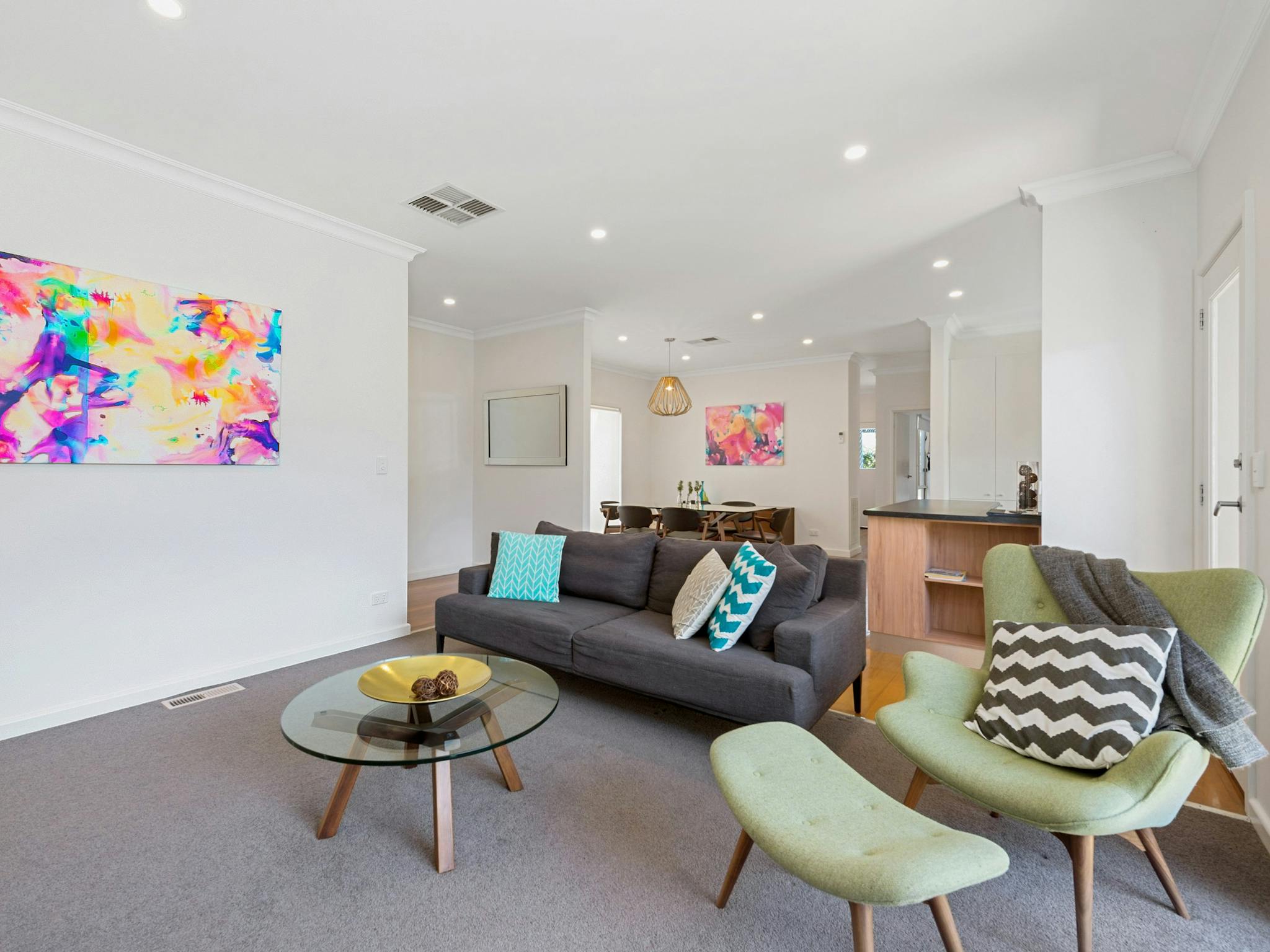 Located opposite The Gateway the townhouses are modern, fresh and perfect for a family or group