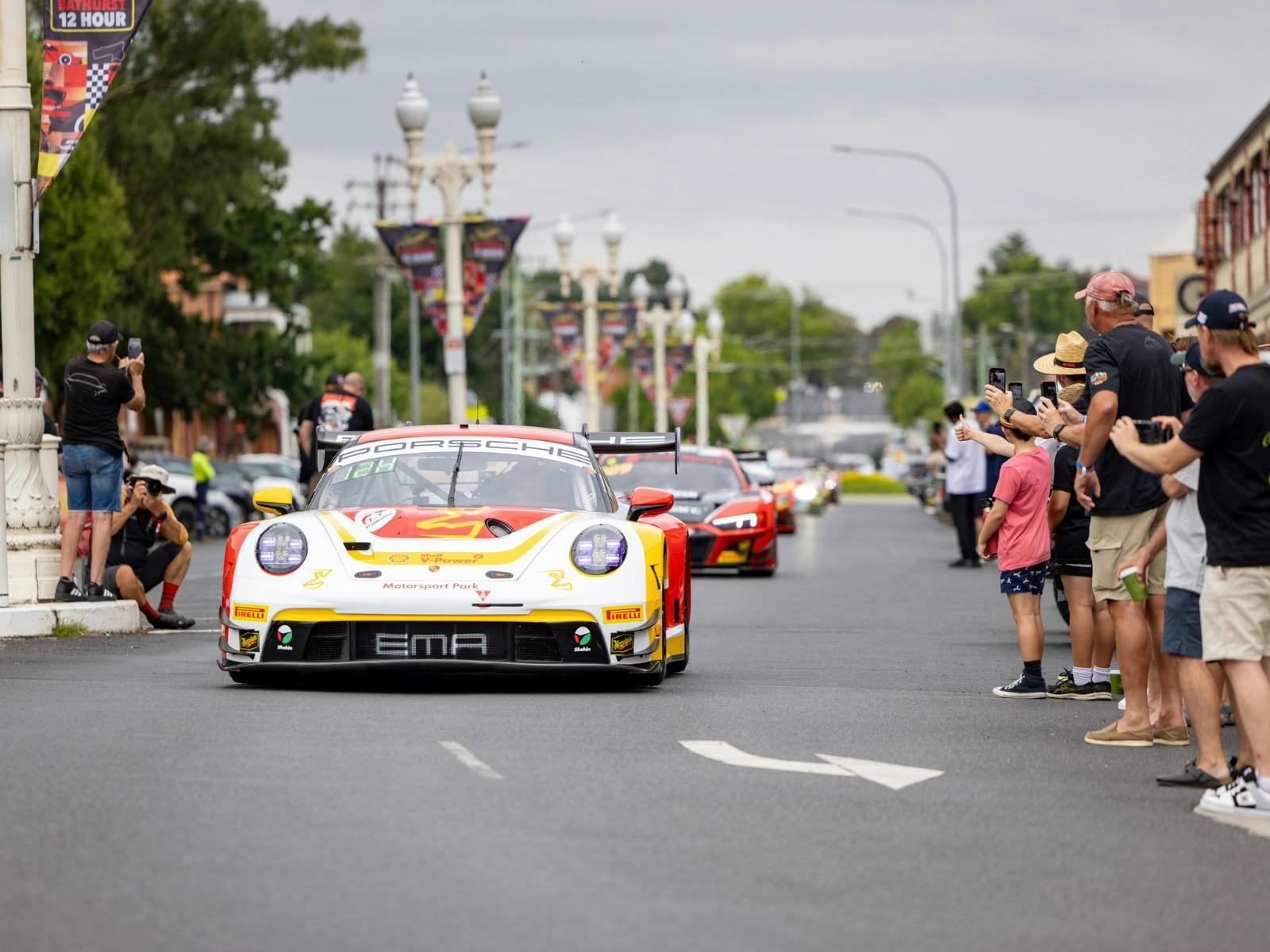 Meguiar's 巴瑟斯特 12 小时赛道到镇