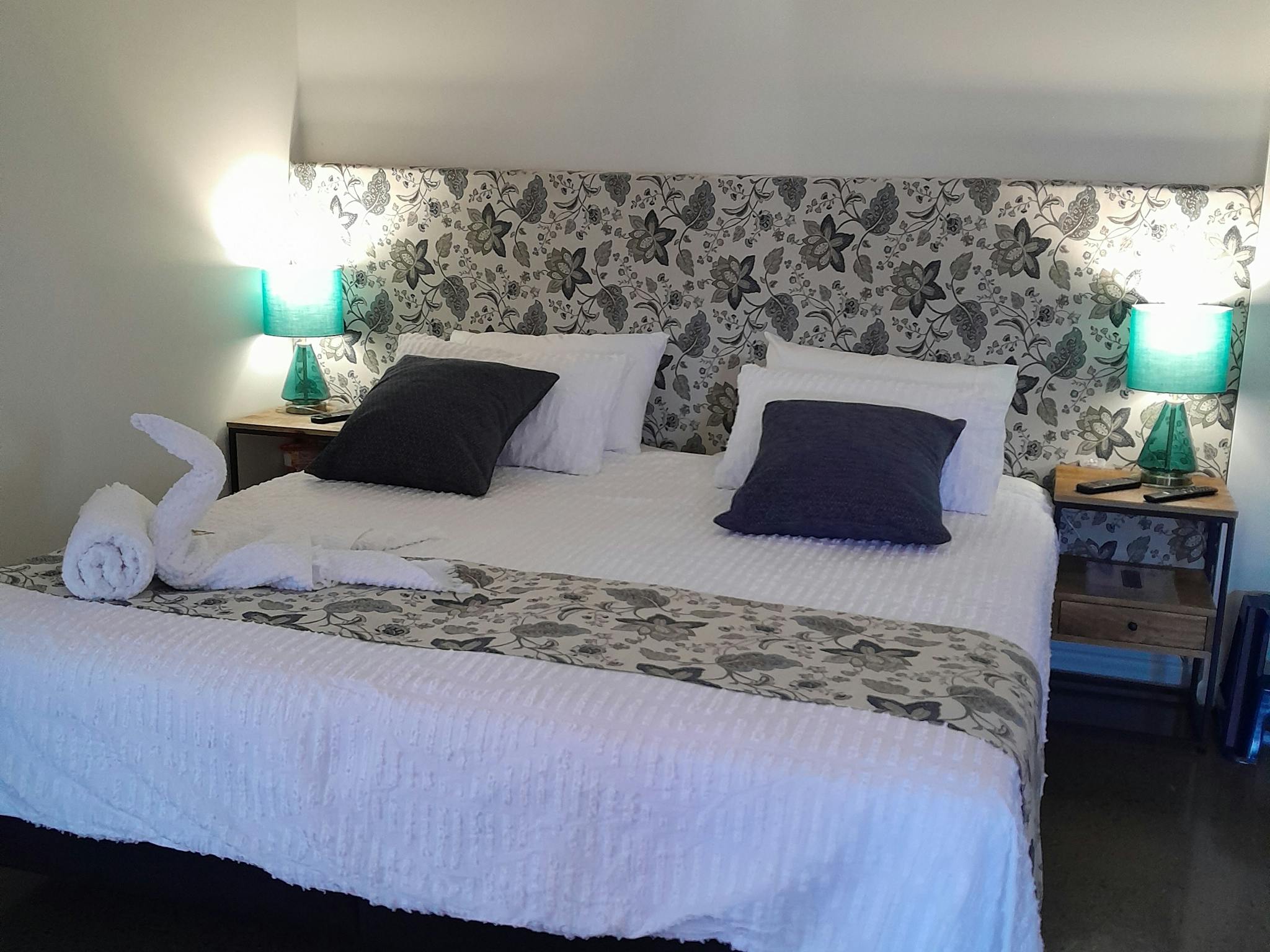 We have a King size bed which can be converted to 2 King singles if you need. Let us know before We have a King size bed which can be converted to 2 King singles if you need. Let us know before