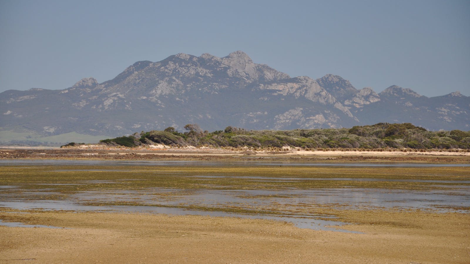 Drive Discovery Central Flinders Island