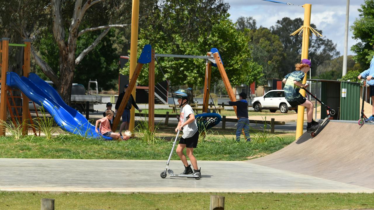 Howlong Skate Park