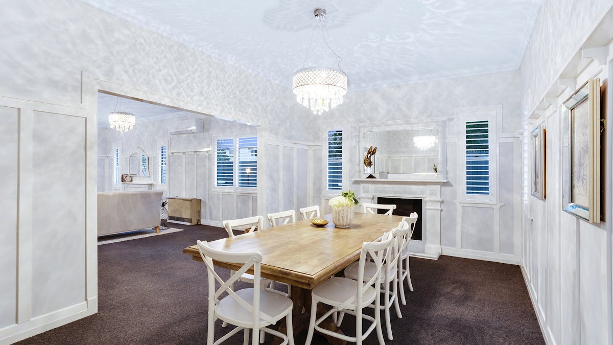 Nell's Place - Dining Room