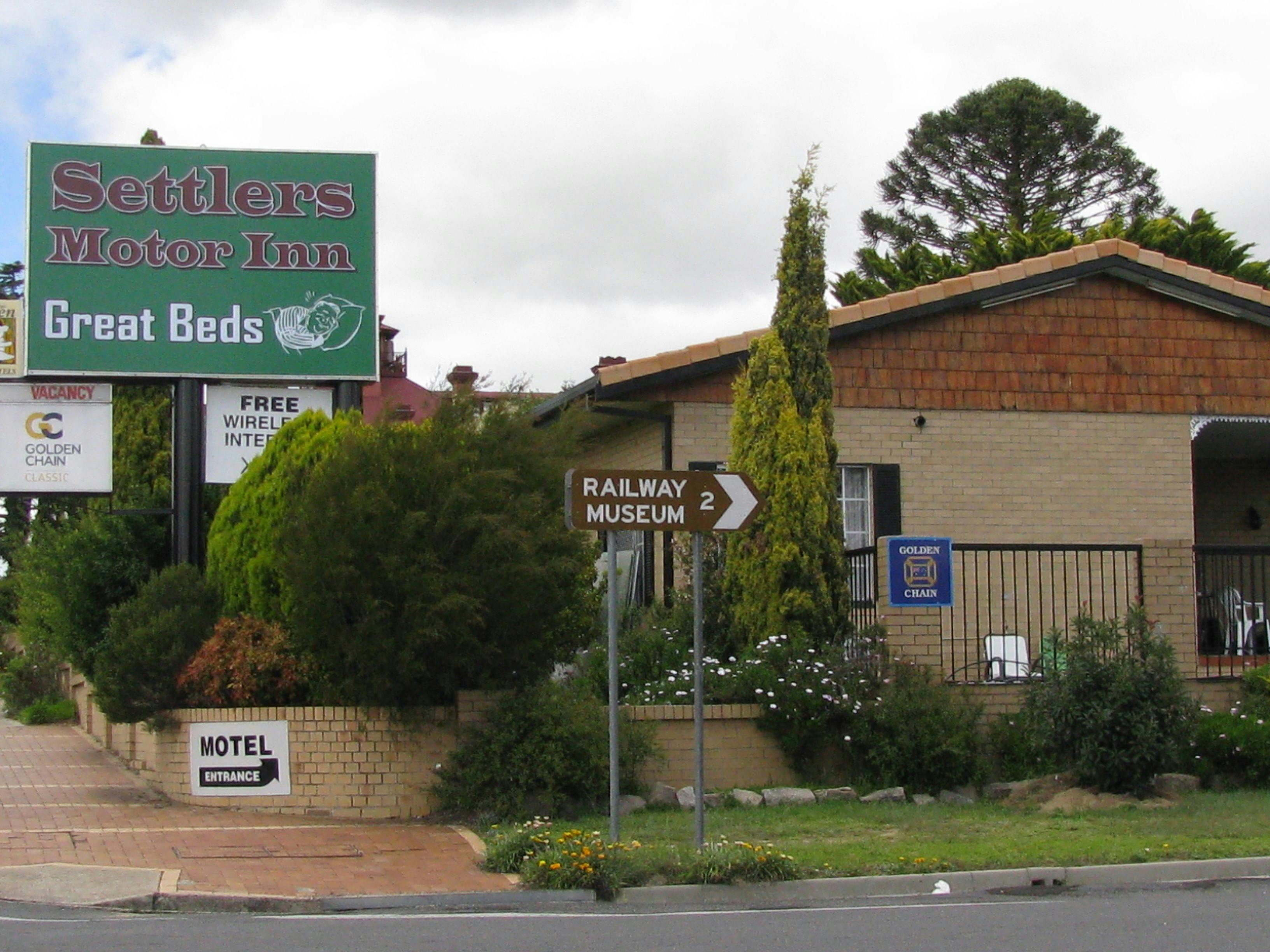 Settlers Motor Inn