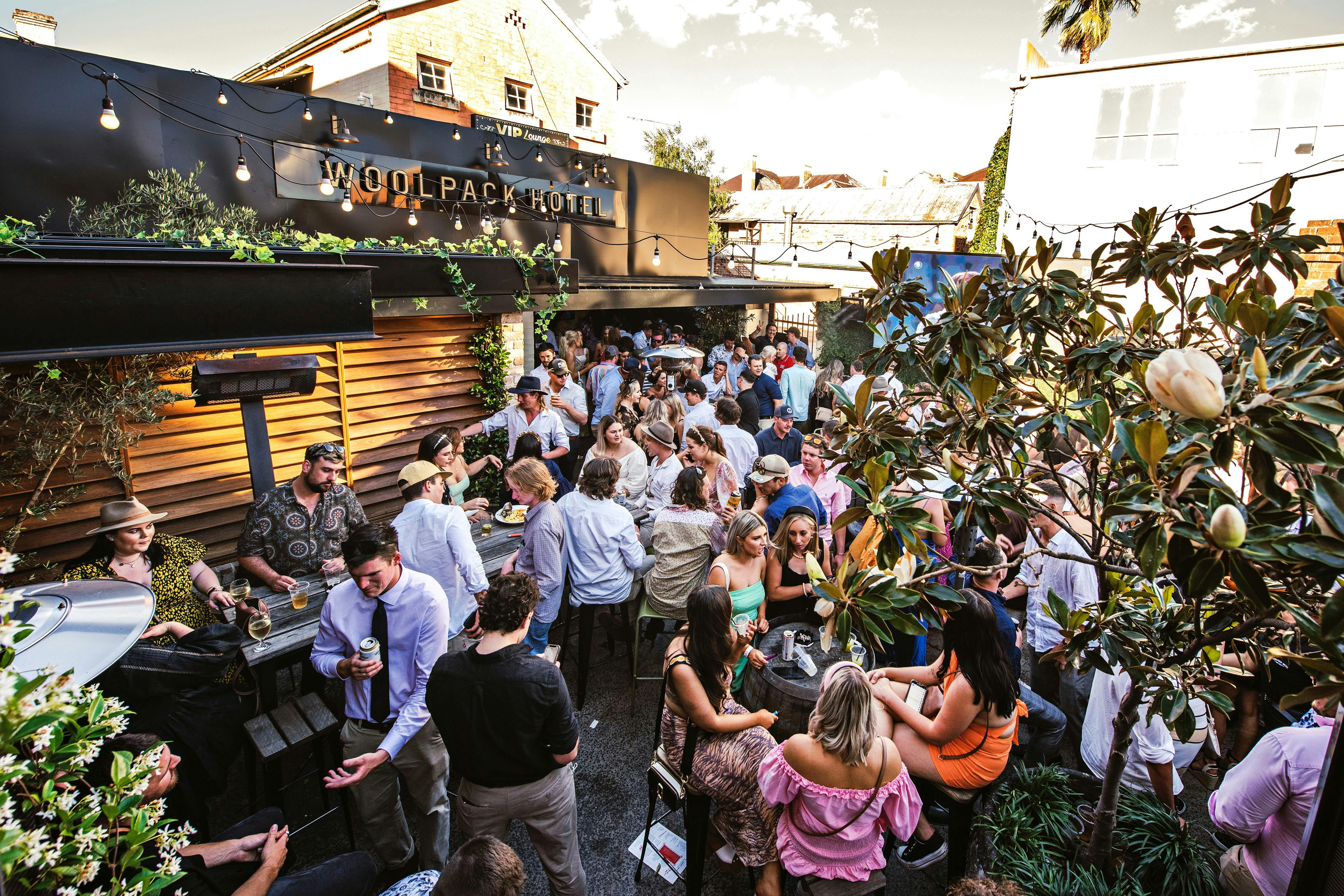 啤酒花園、馬奇、酒吧、樂趣、團體、派對