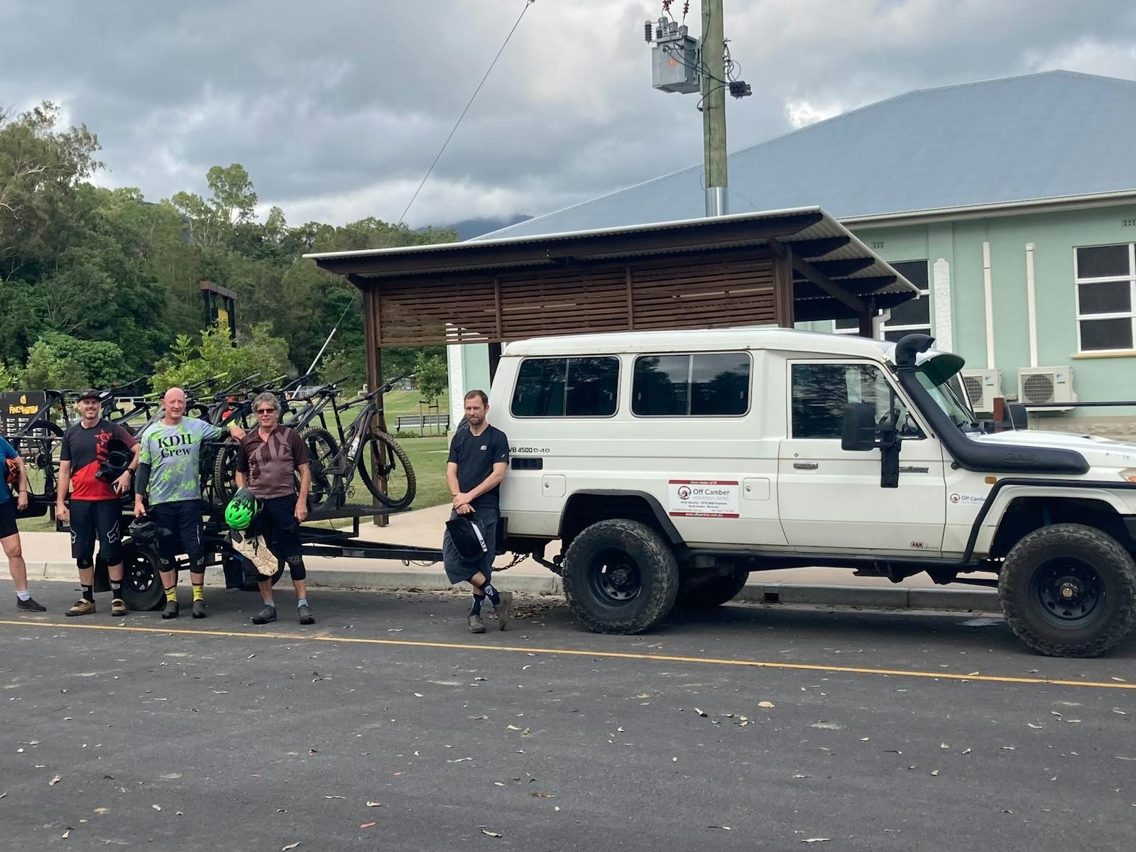 Finch Hatton Off Camber MTB shuttles