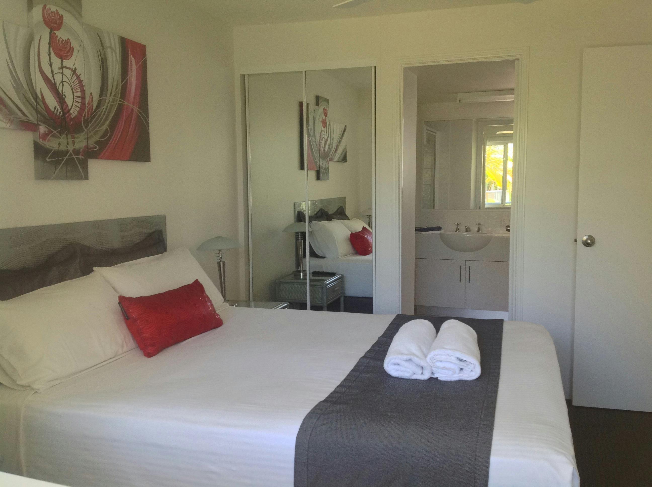 Superior One Bedroom Apartment