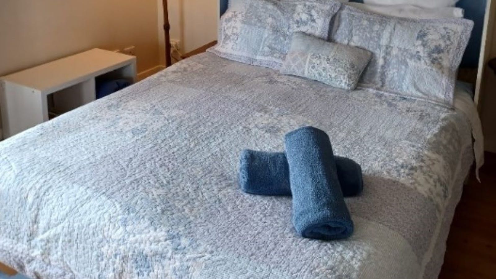Queen Bed