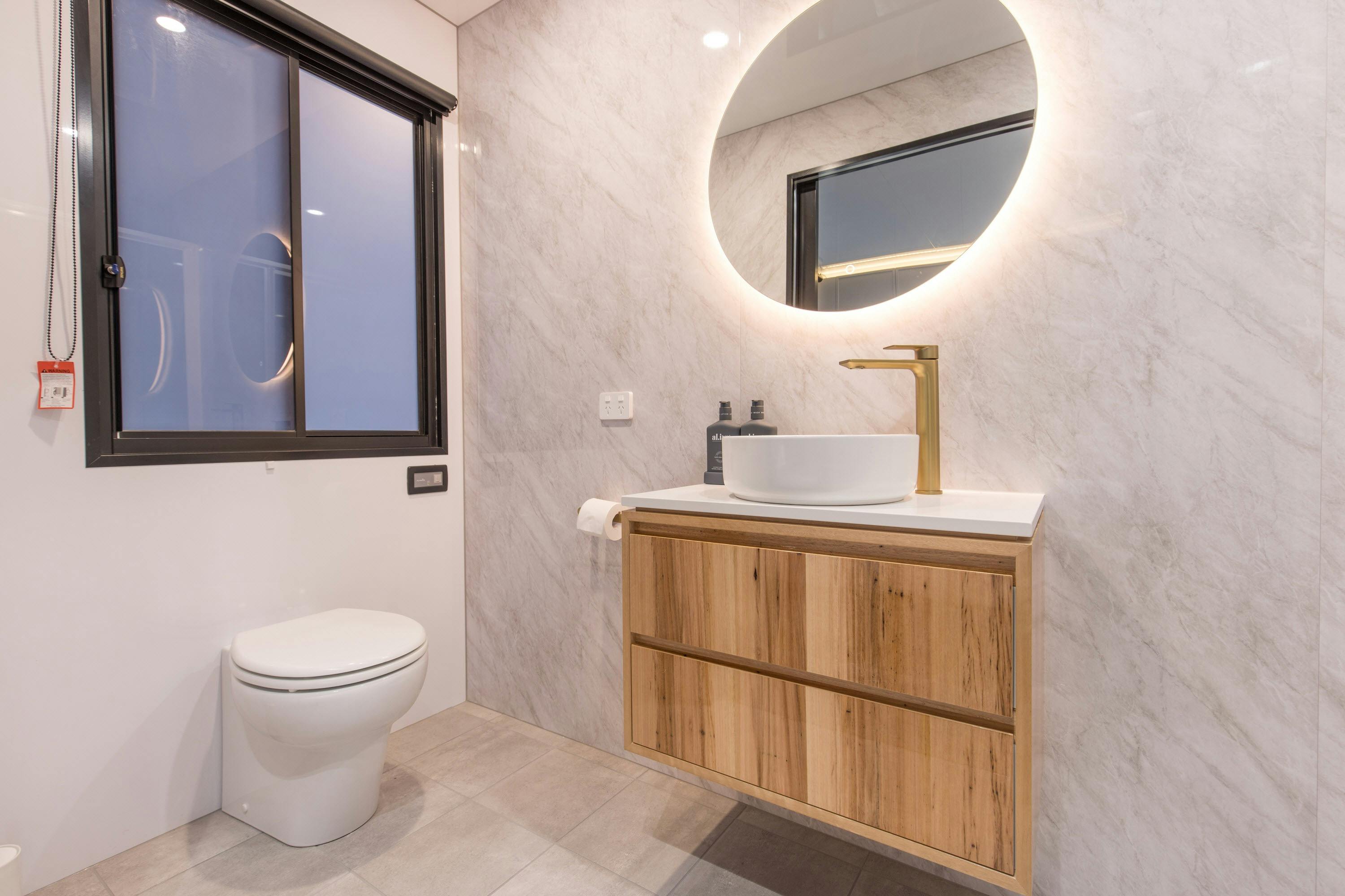 Iconic Luxury Houseboat