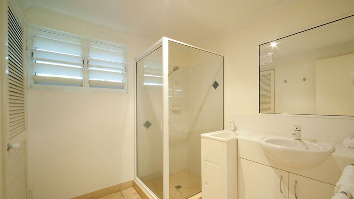 Their affordable four star accommodation is suitable for singles, couples, families and corporates.