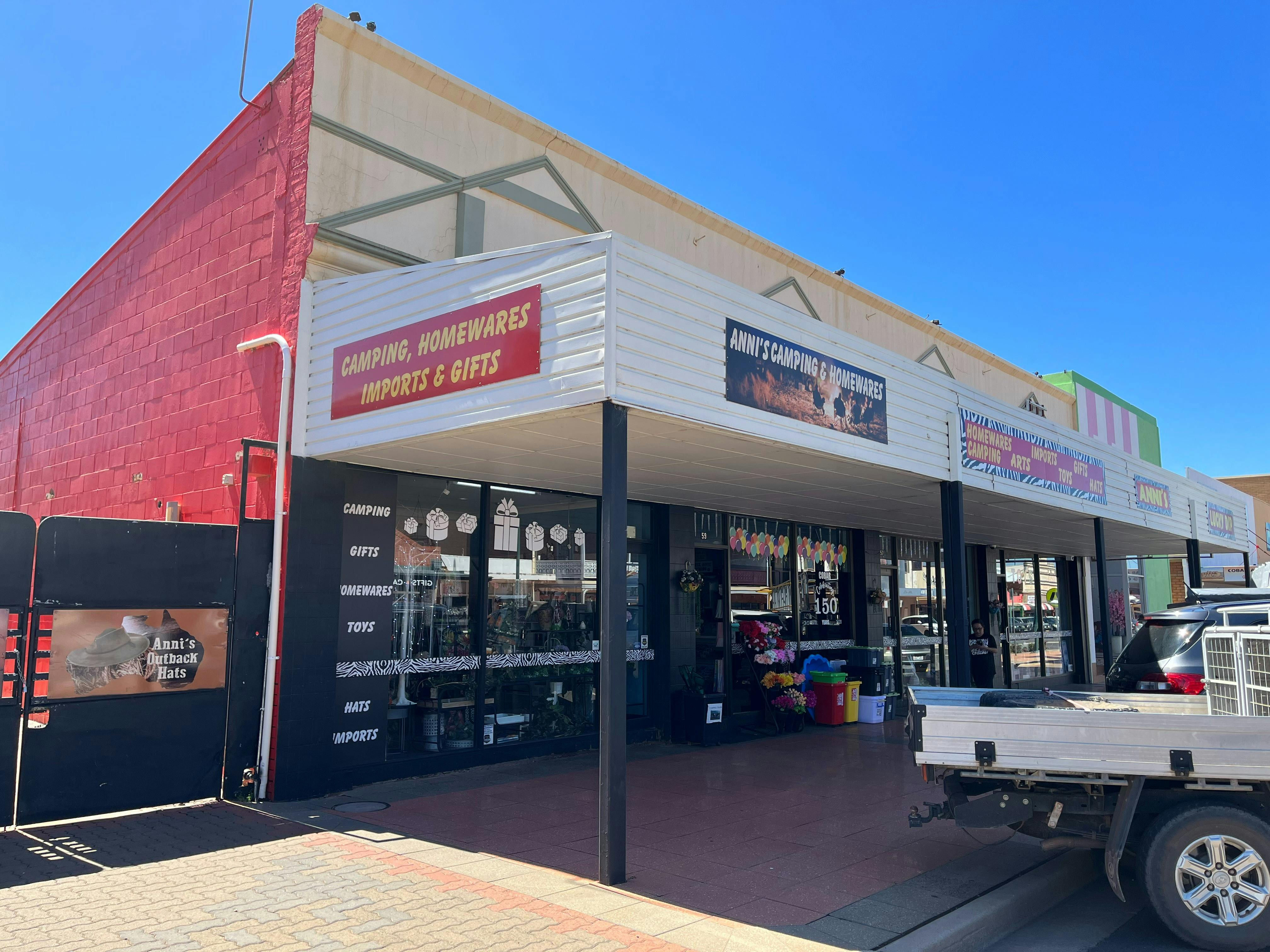 Anni's Arts and Crafts and Camping