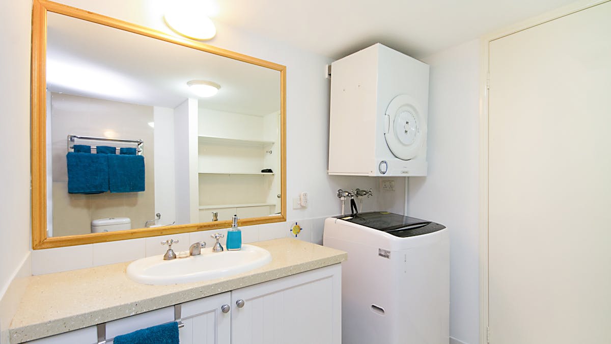 Bathroom/Laundry Bathroom/Laundry