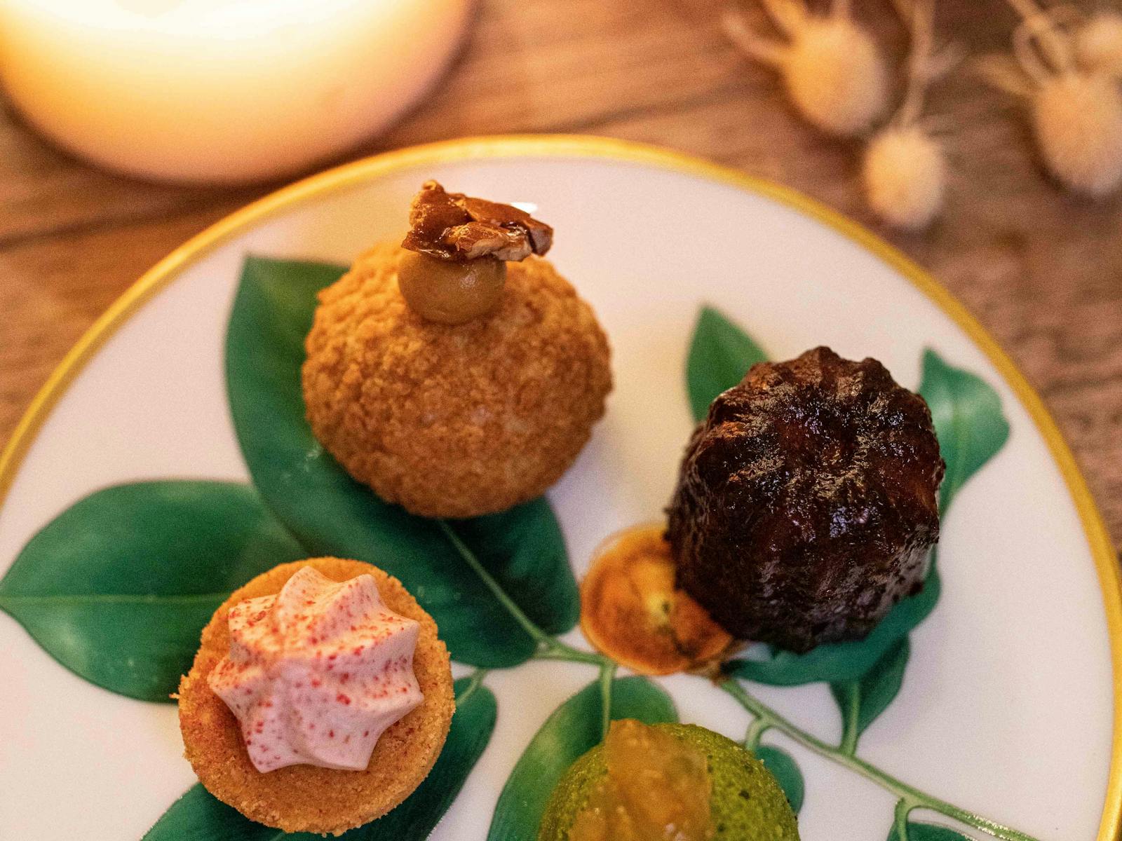 Praliné, white chocolate mousse, canelé, financier