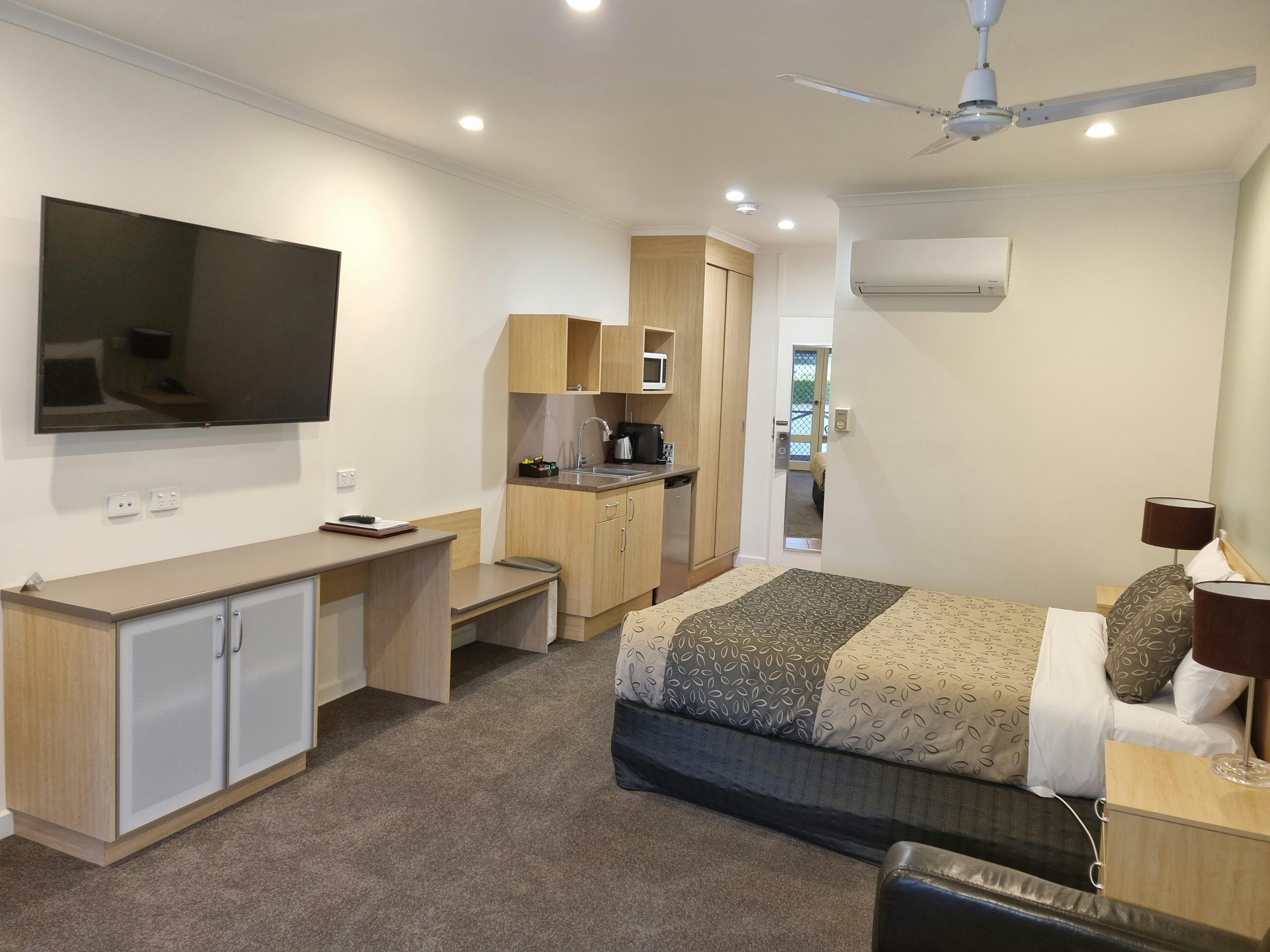 Smart TV, large rooms