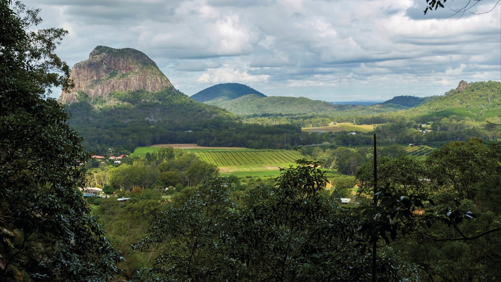 Mount Ngungun summit walk, Glass House Mountains National Park
