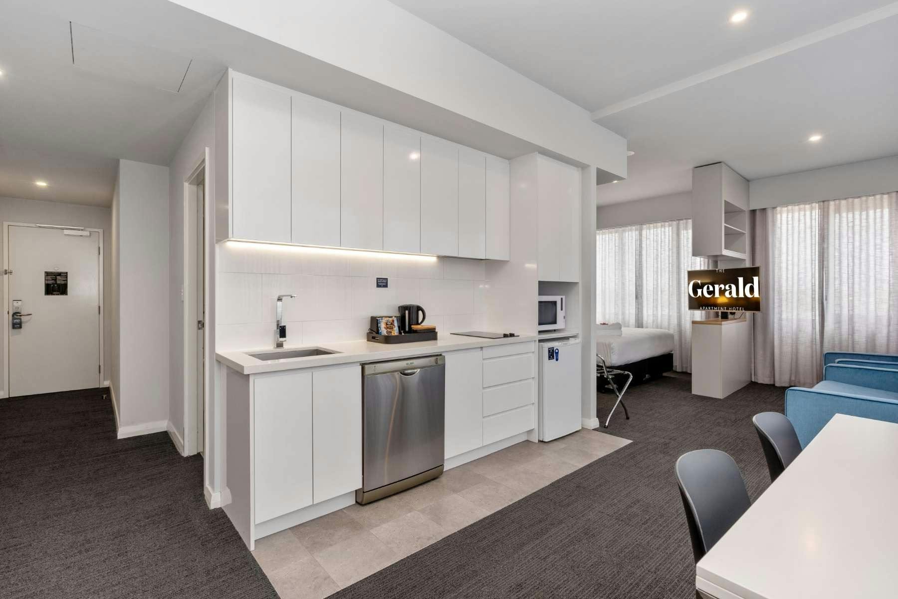 Classic King Apartment