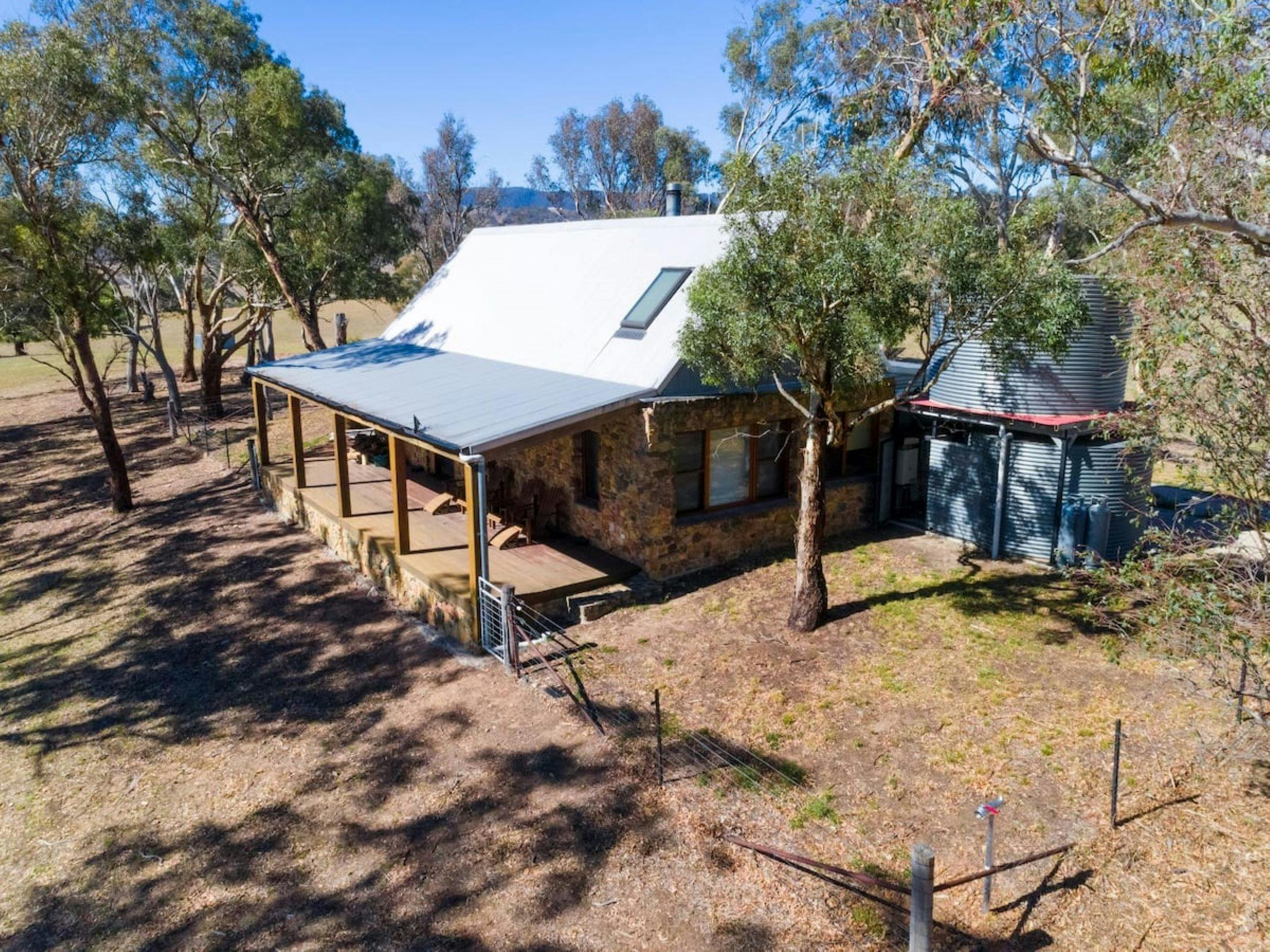 Adelong Homestead The Hut NSW Holidays & Things to