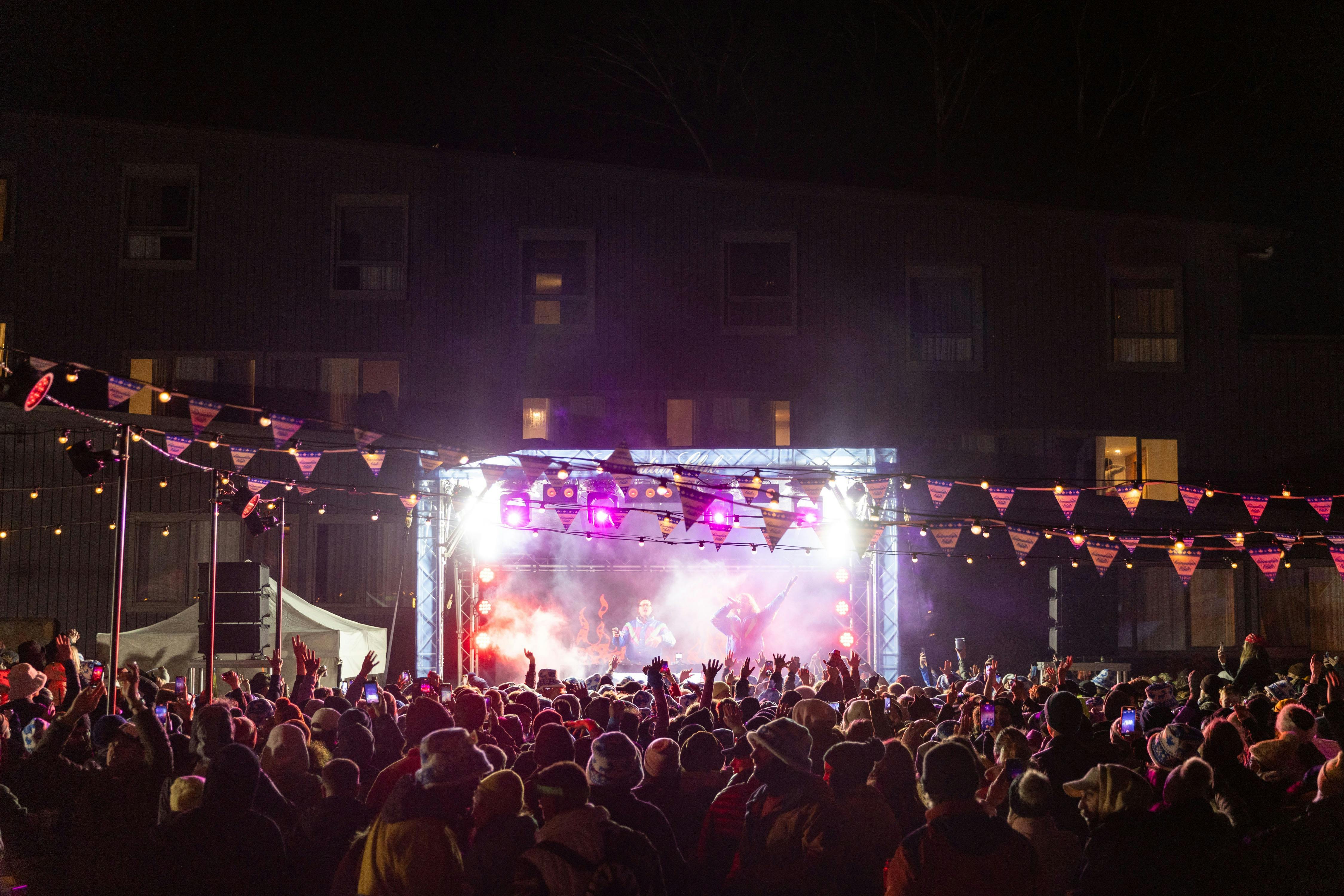 World class acts play all through out the winter season.