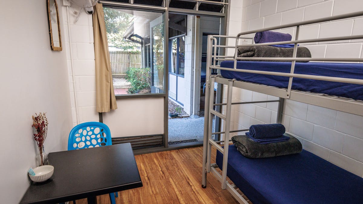 YHA Coolangatta twin room