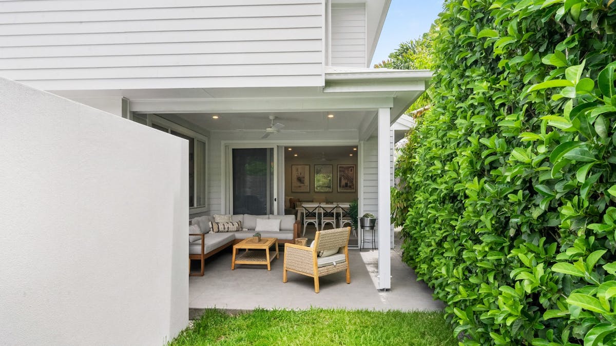 3 Bedroom home in Burleigh - Garden and outdoor seating area
