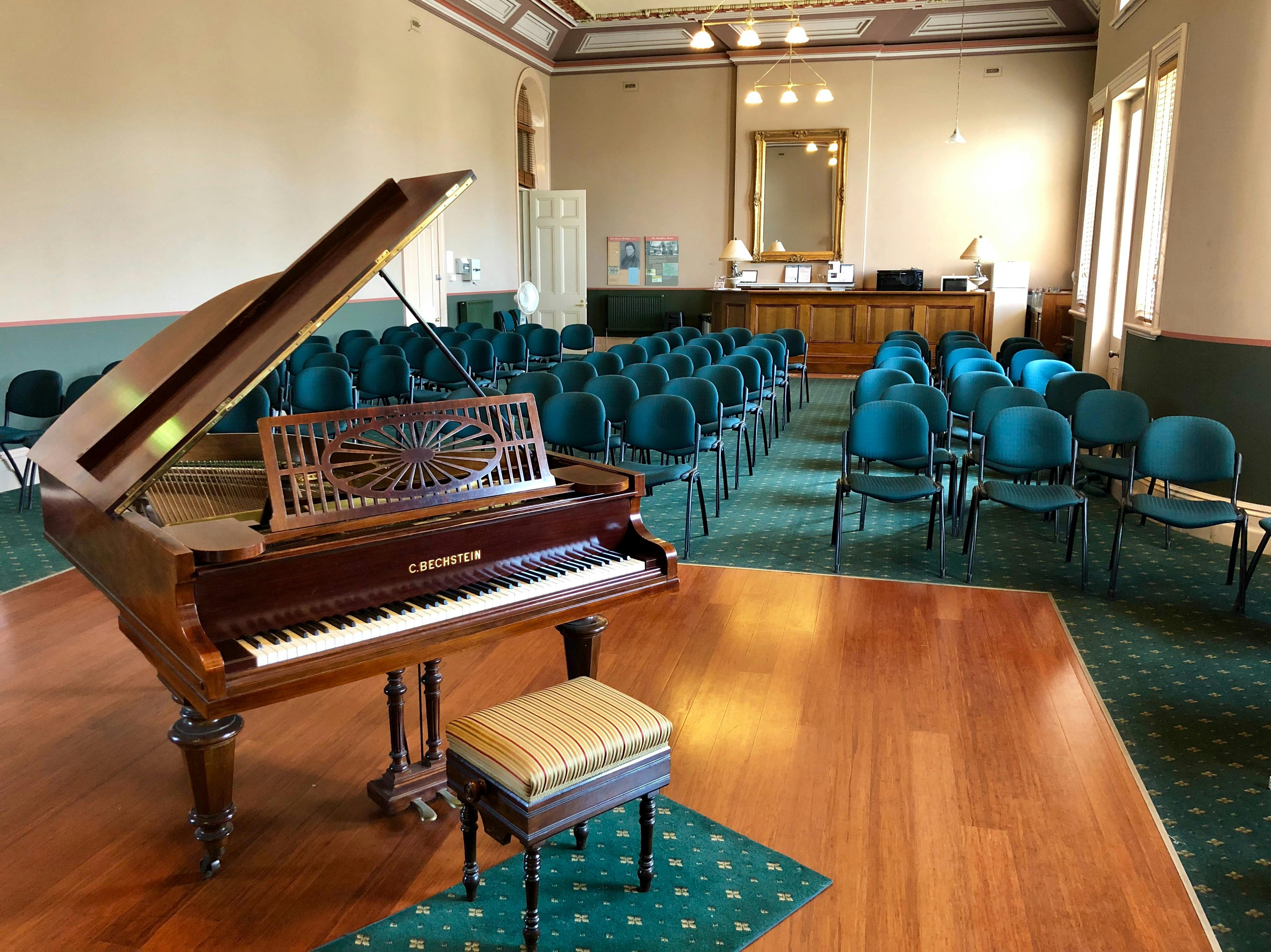 Humffray Room with piano