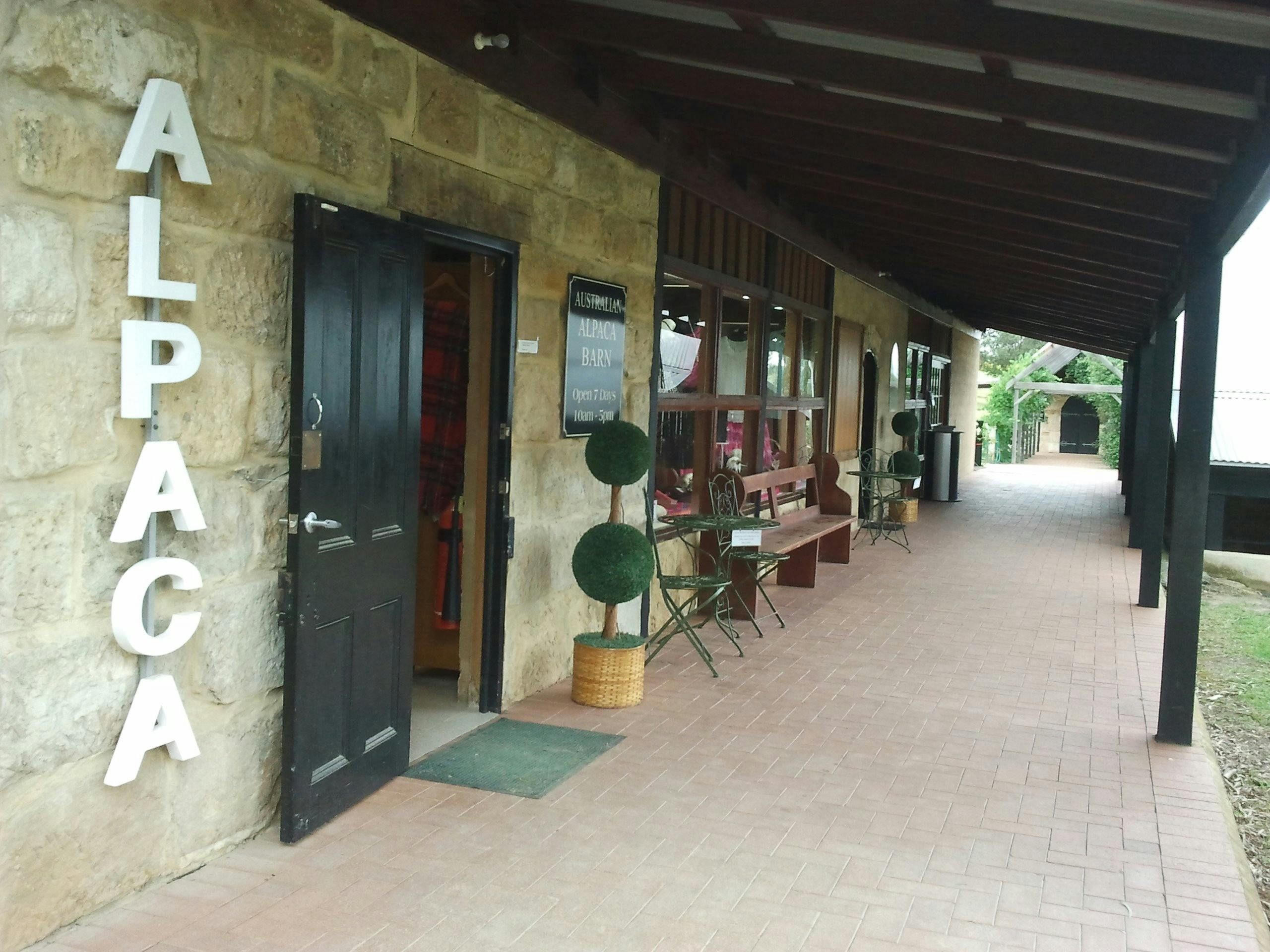 Australian Alpaca Barn - Pokolbin NSW Holidays