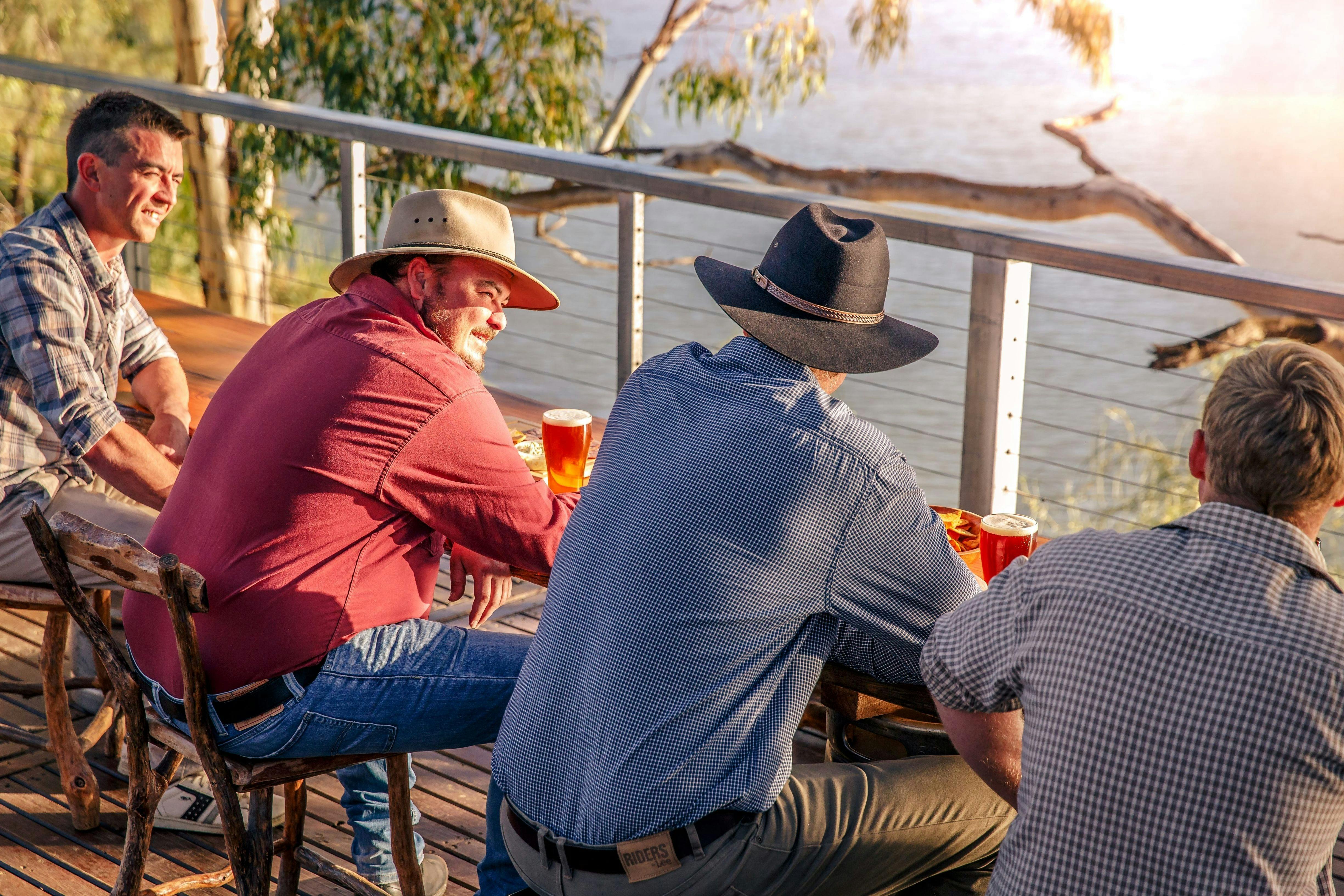 Overland Corner Hotel