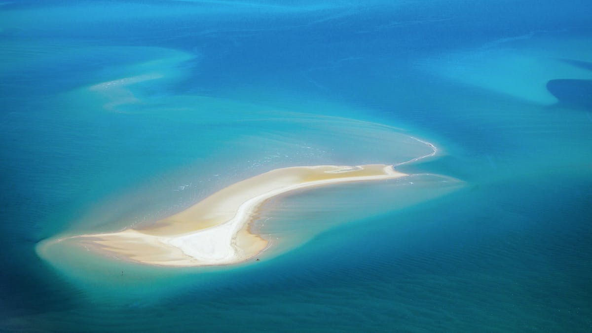 Yacht Hire, Hervey Bay, Sailing Fraser Island