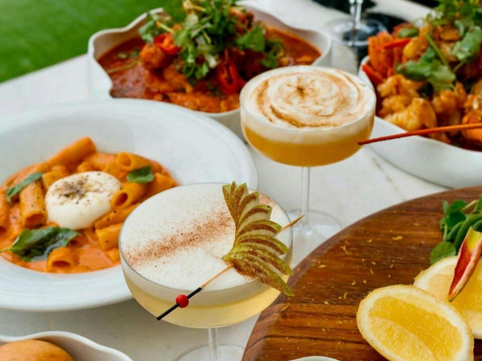 8 トリニティ ヘリ ランチ ツアー ローター ワン