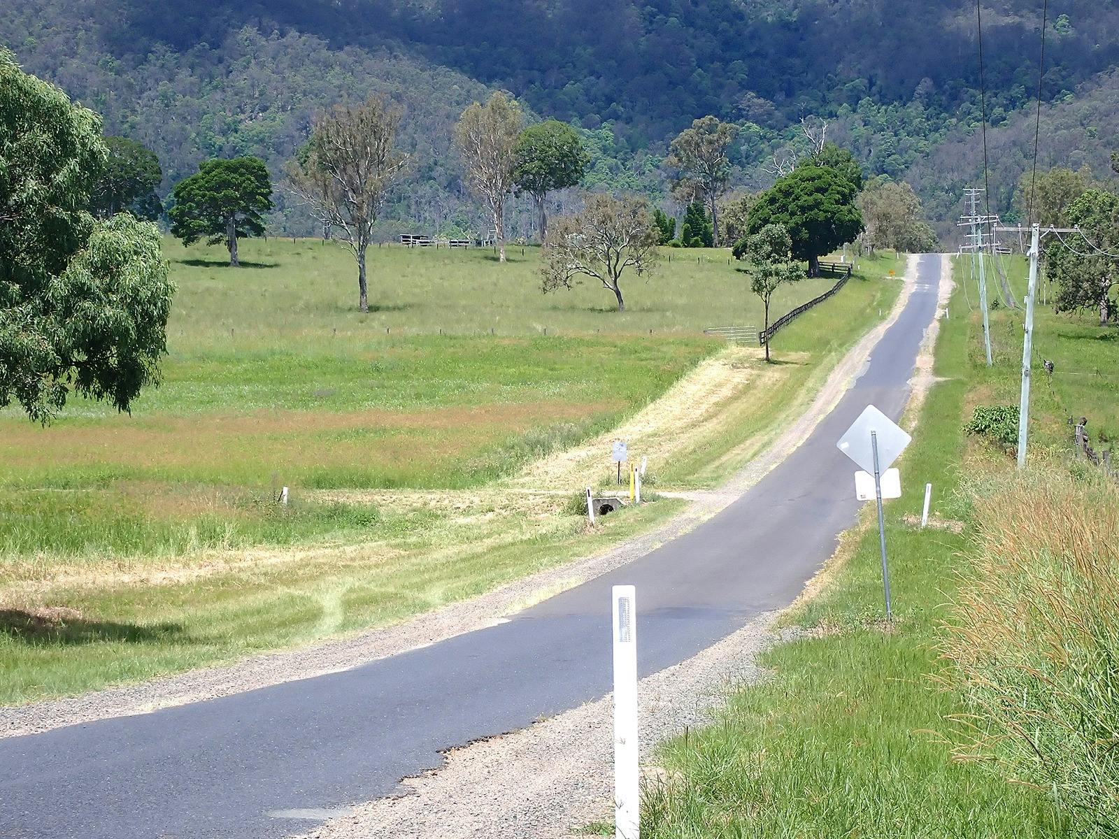 Mount Glorious to Mount Mee Car Tour
