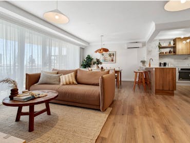 2 bedroom unit in Burleigh - lounge 2 bedroom unit in Burleigh - lounge
