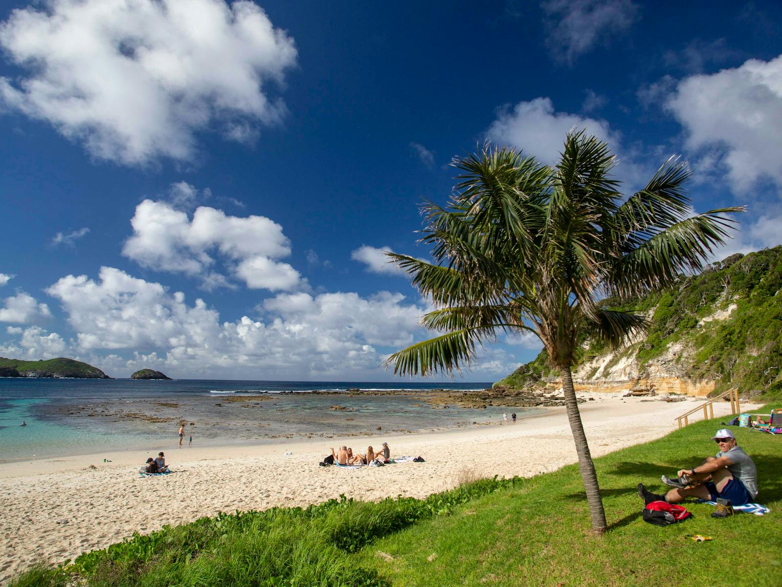 ロードハウビーチ