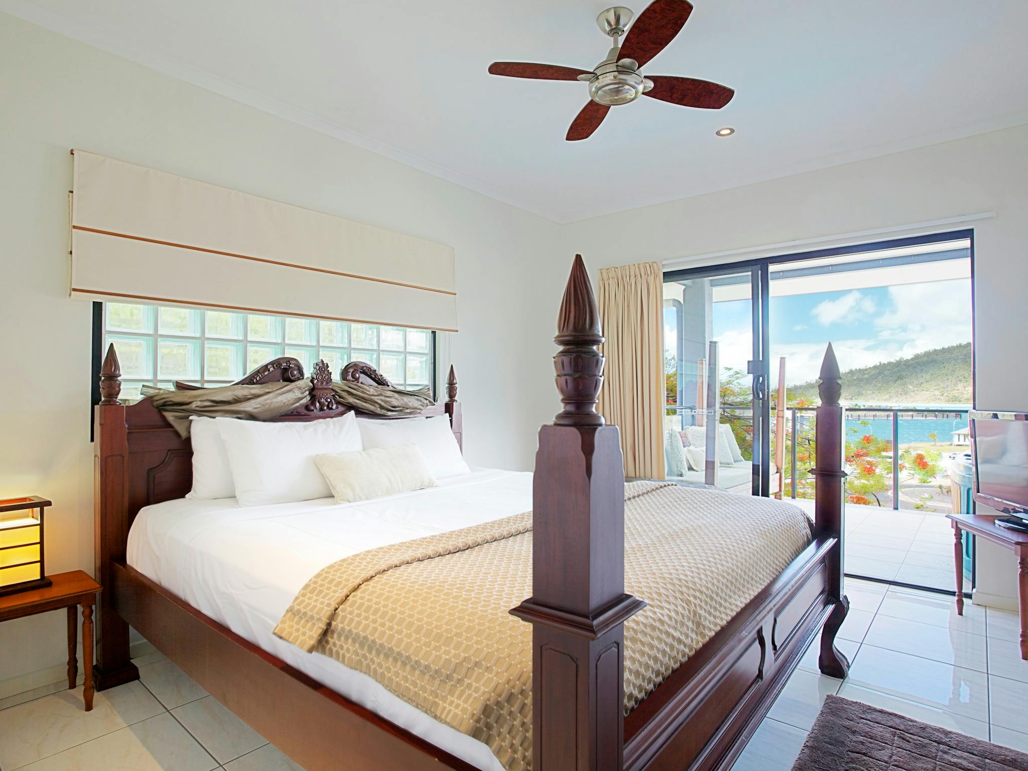 3 Bedroom 2 Bathroom Top Floor Jacuzzi Penthouse 3 Bedroom 2 Bathroom Top Floor Jacuzzi Penthouse