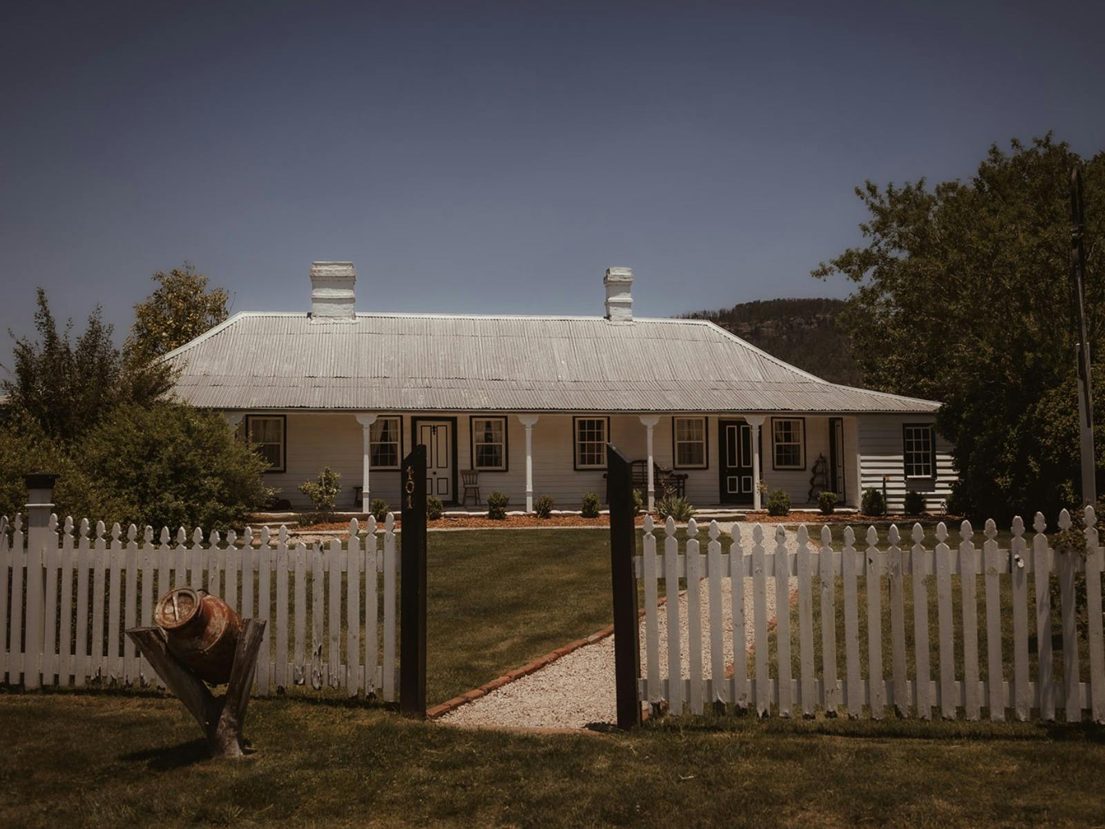 Heritage Collits Inn venue in Hartley Vale, Blue Mountains, for weddings, music and events