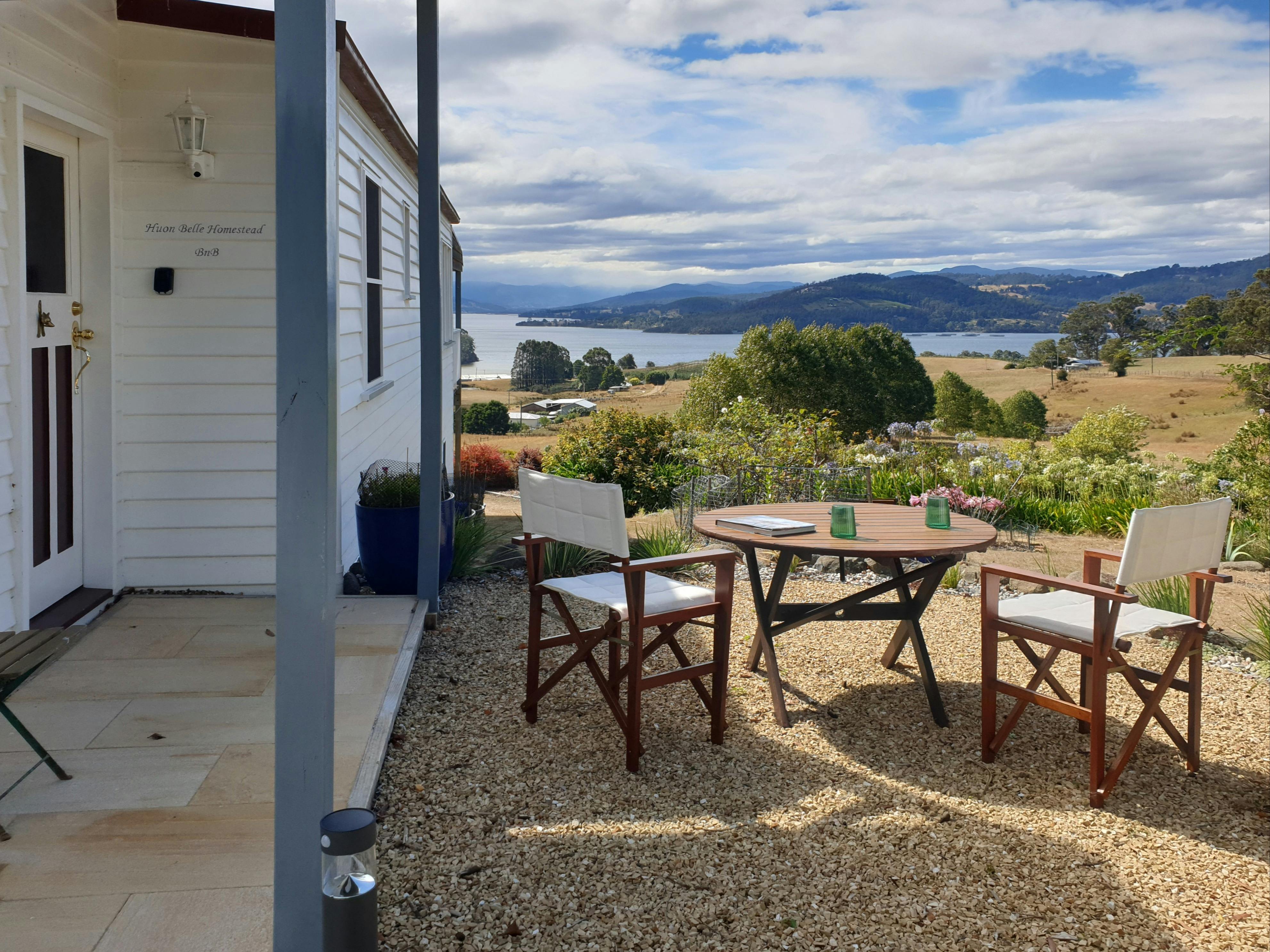 Huon Belle Homestead Waterloo Tasmania . Private entrance and Patio